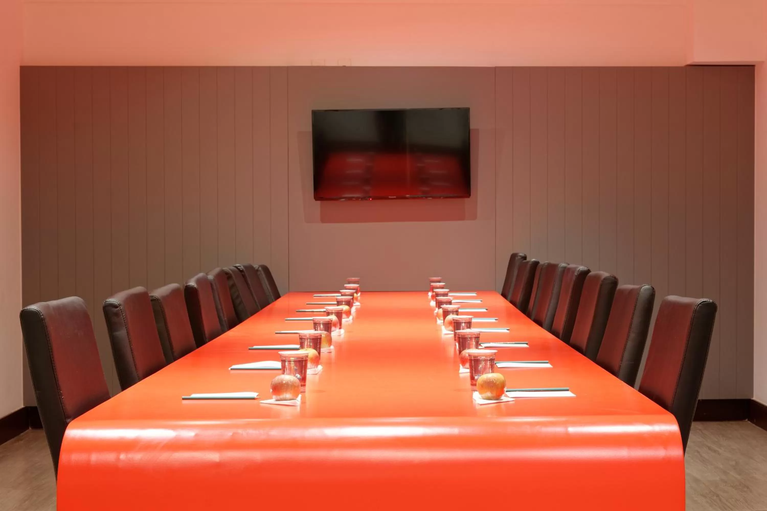 Meeting/conference room in Ramada Encore by Wyndham São Paulo Osasco