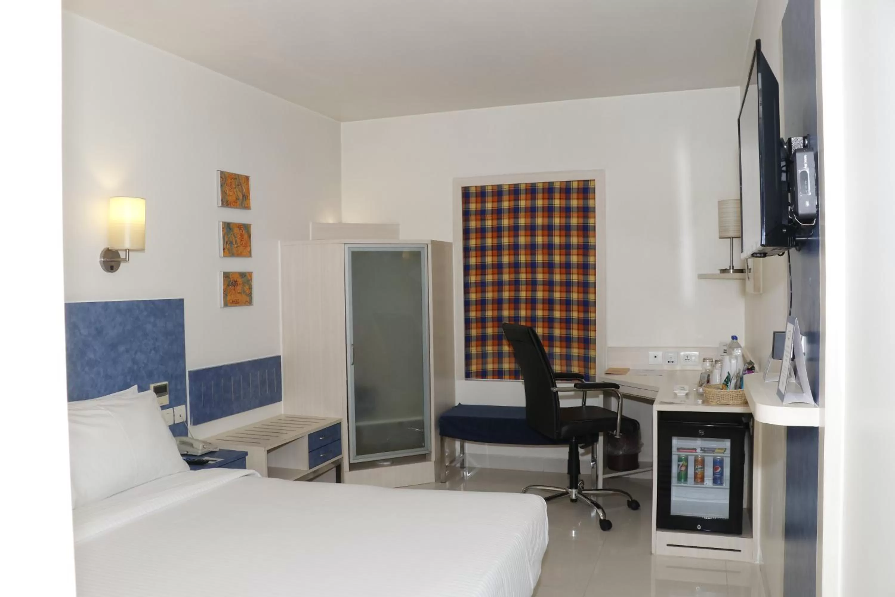 Bed in Hometel Chandigarh