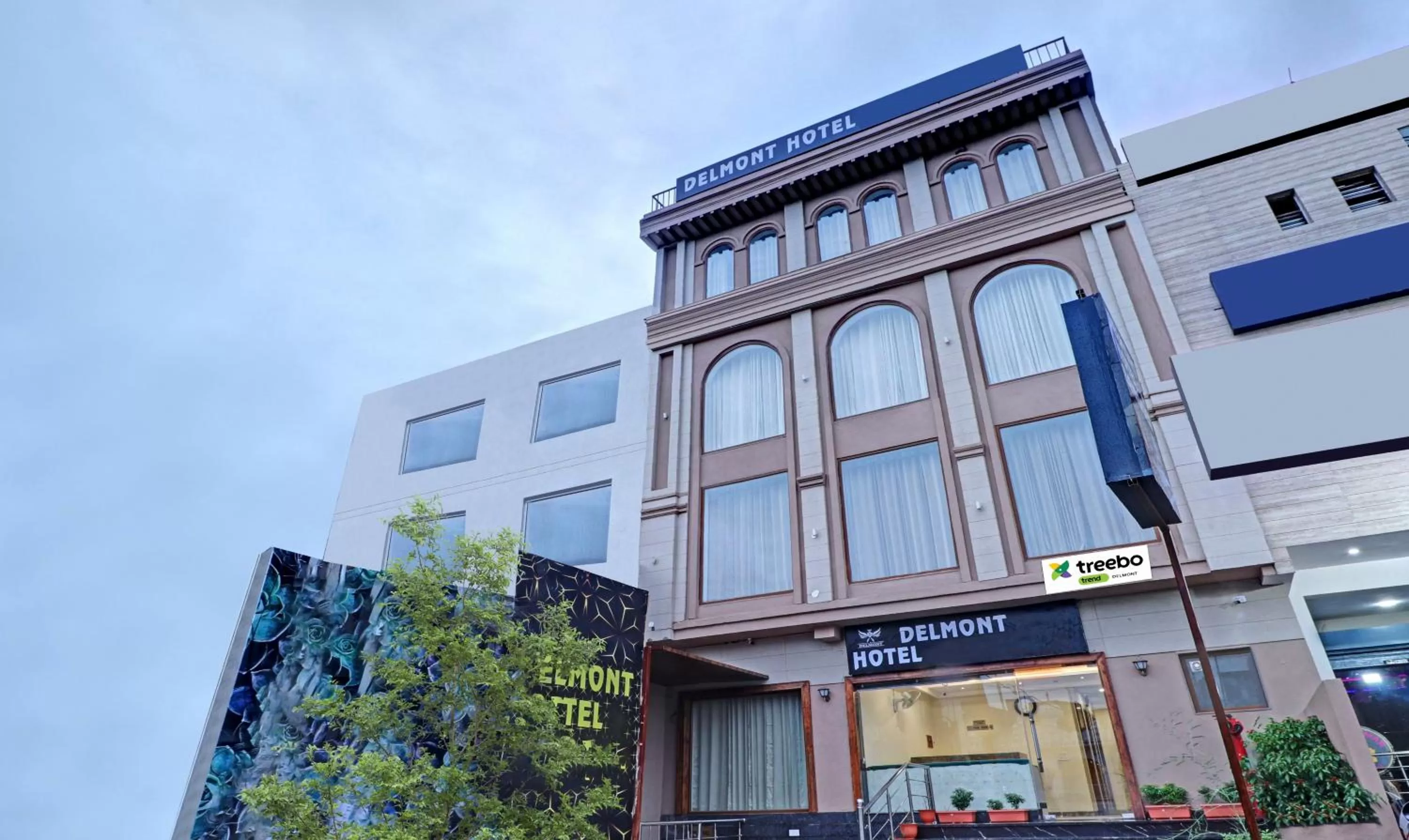 Property building in Treebo Delmont