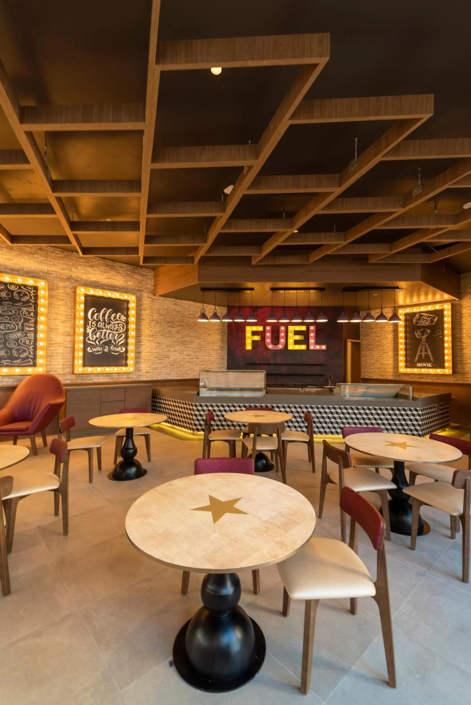 Lounge or bar in Planet Hollywood Cancun by Royalton, An Autograph Collection All-Inclusive Resort