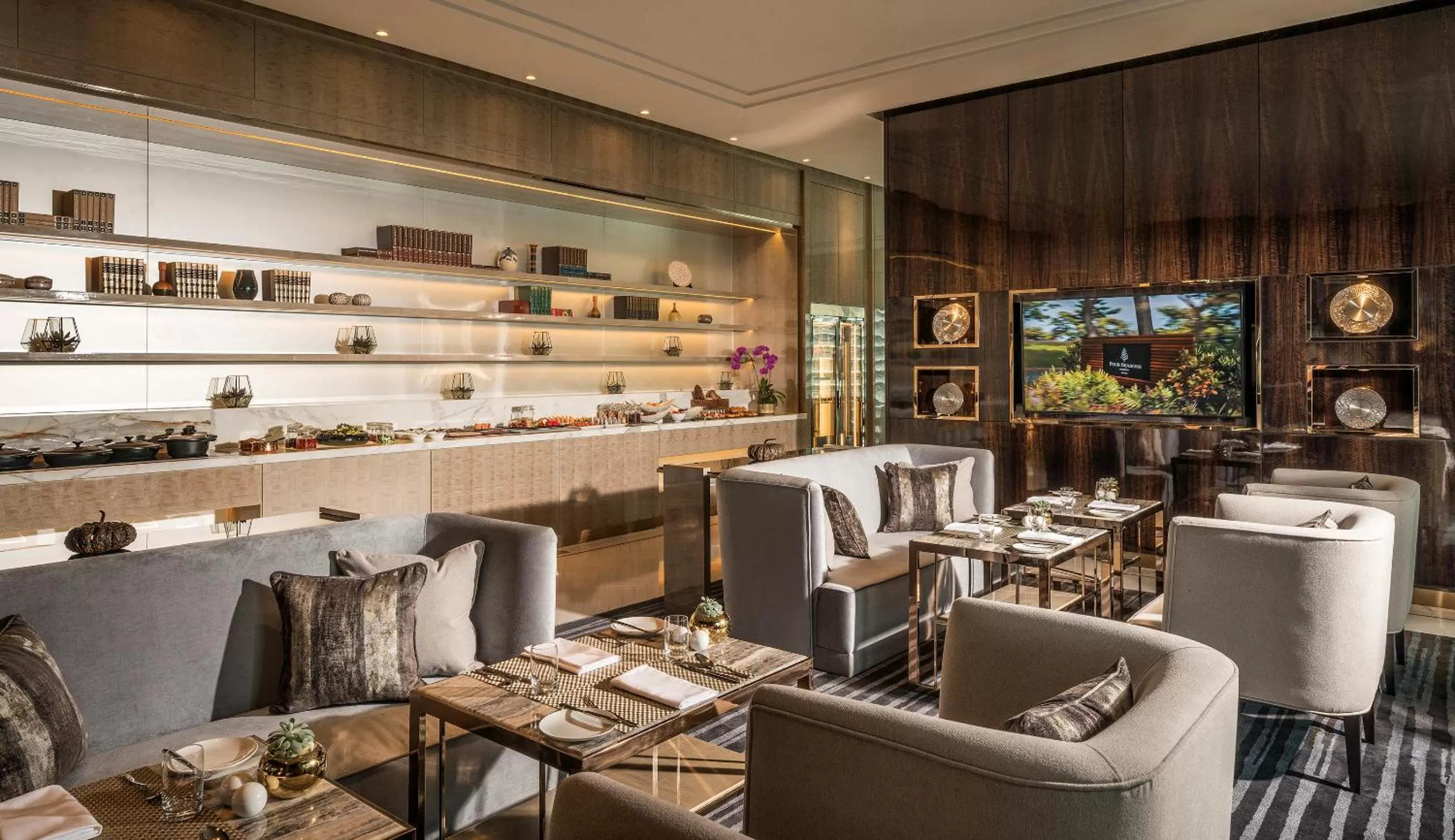 Lounge or bar in Four Seasons Hotel Kuala Lumpur