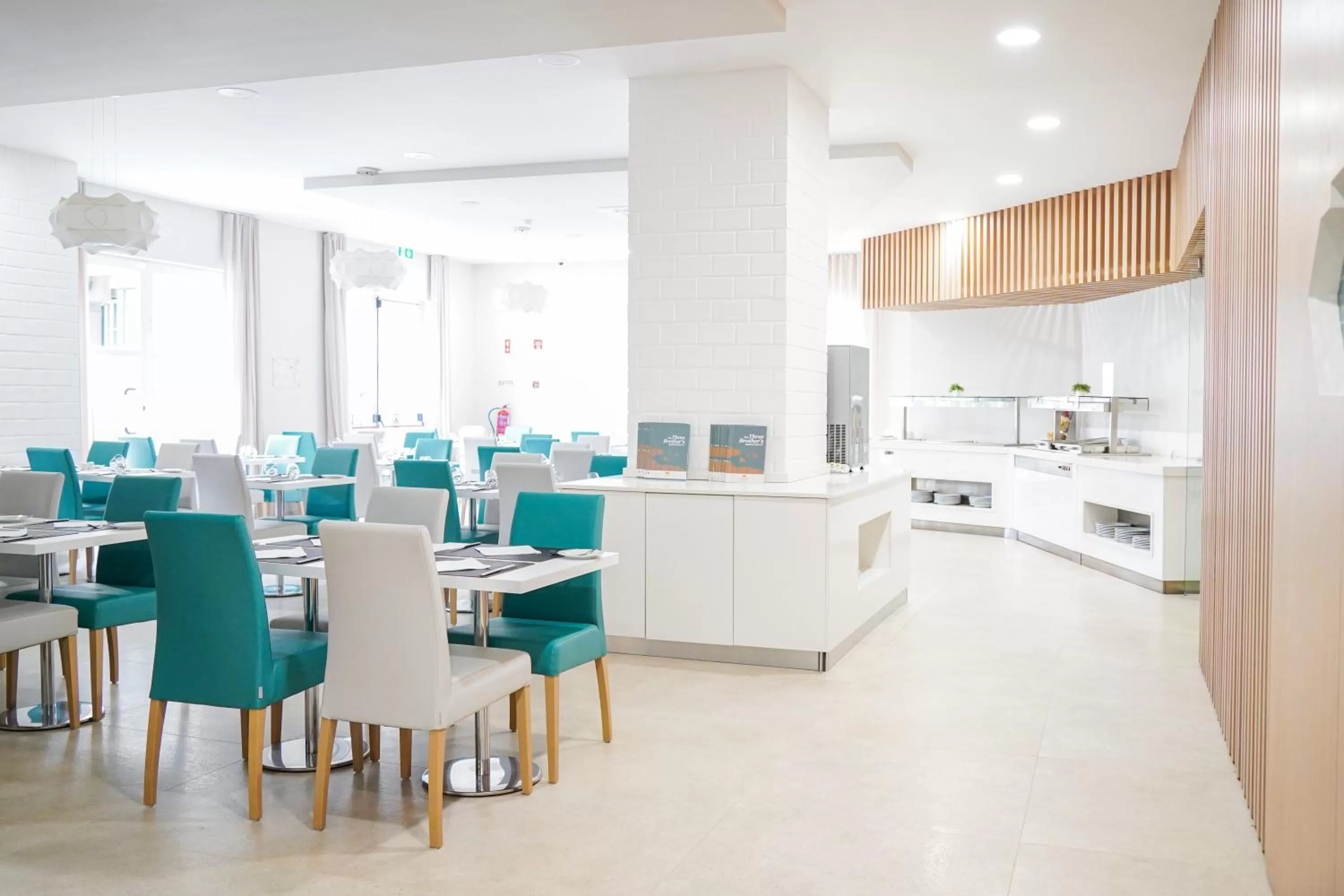 Restaurant/places to eat in Vitors Plaza