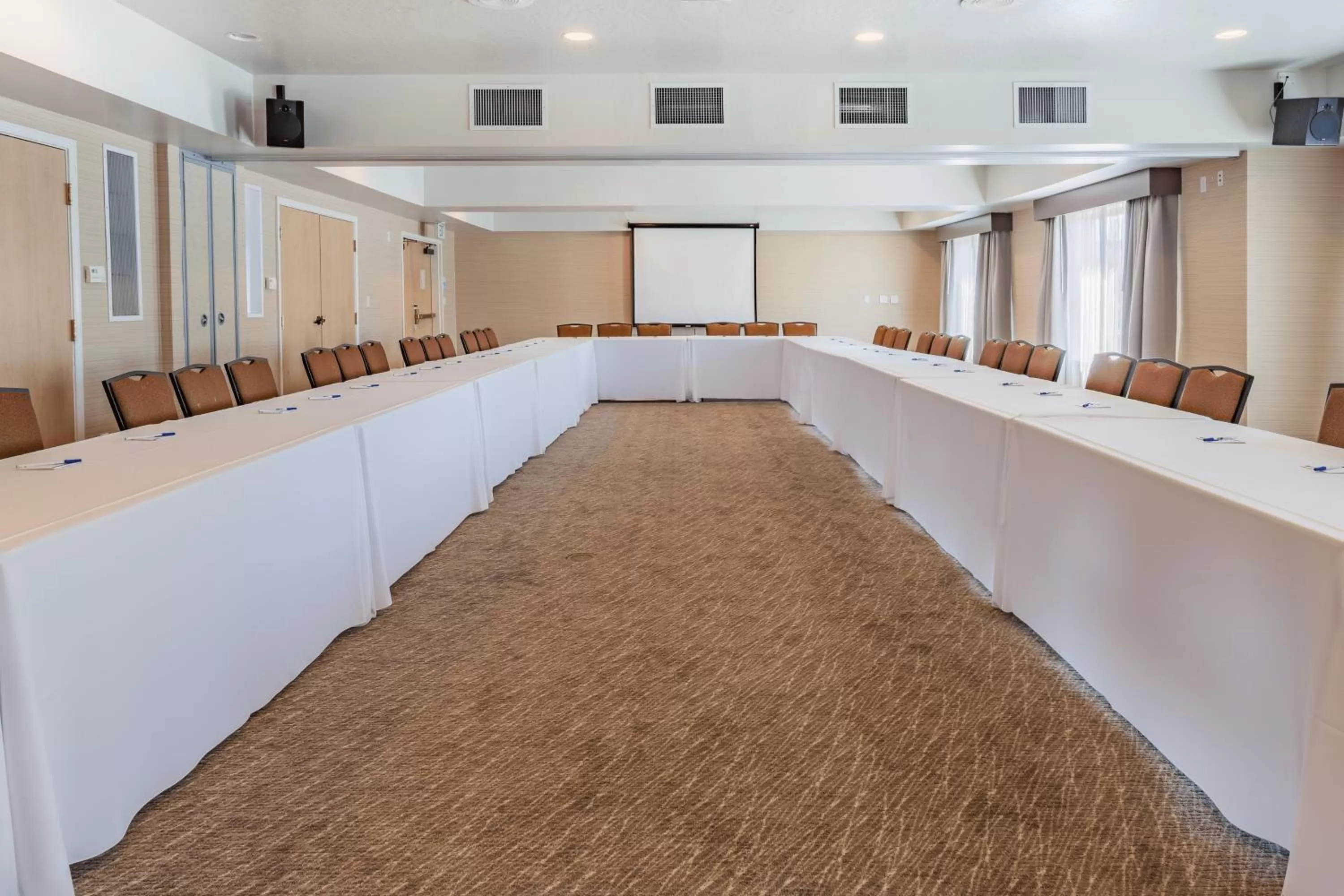 Meeting/conference room in Holiday Inn Express Hotel & Suites San Jose-Morgan Hill by IHG