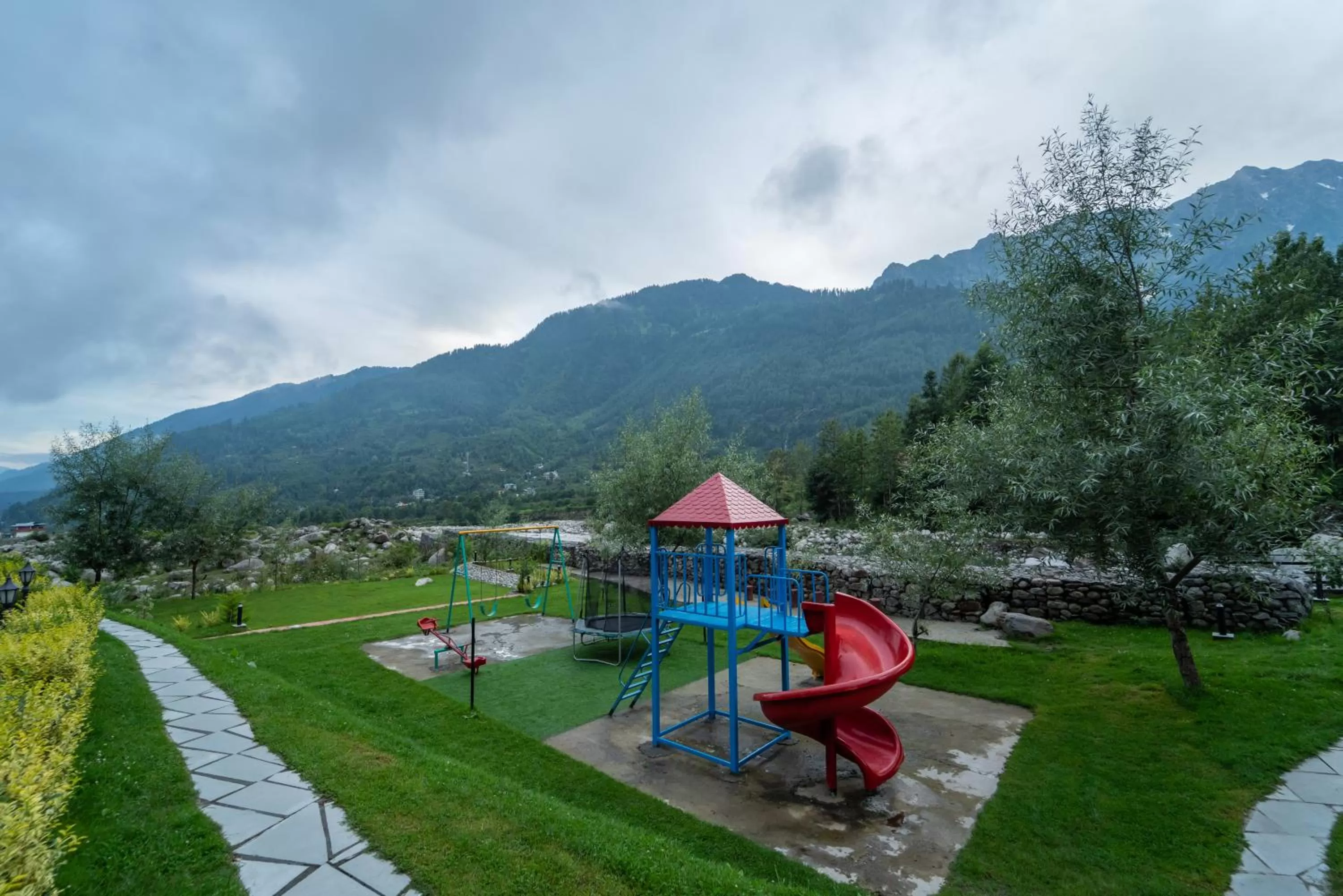 The Allure Grand Resort -A Majestic Riverside Retreat