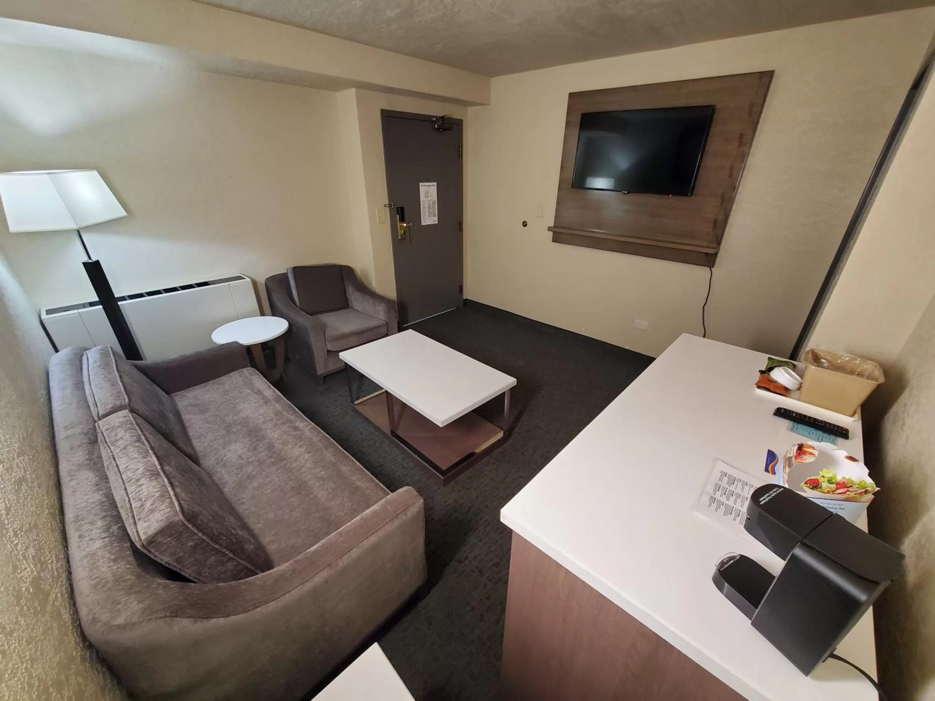 TV and multimedia, Bed in Baymont by Wyndham Shakopee