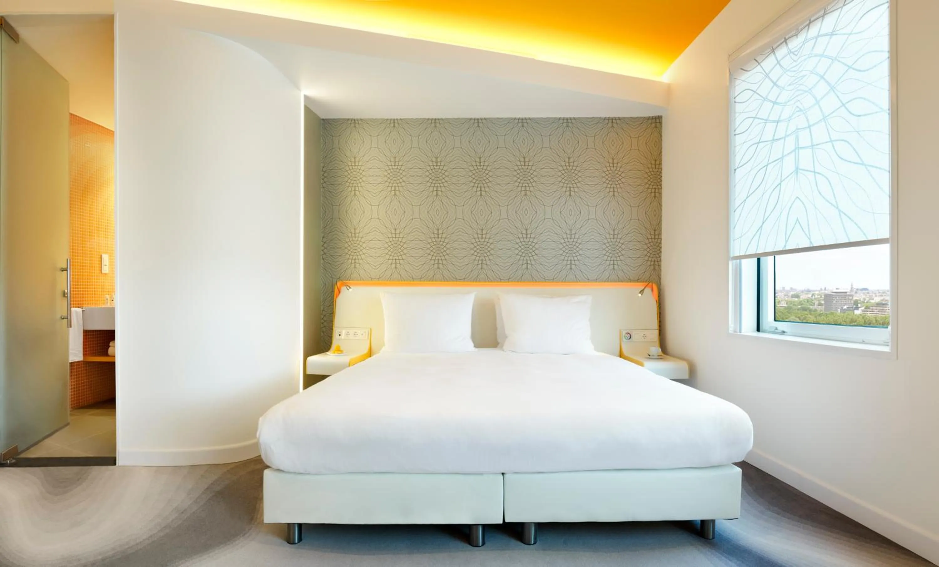 Bathroom, Bed in Park Inn by Radisson Amsterdam City West