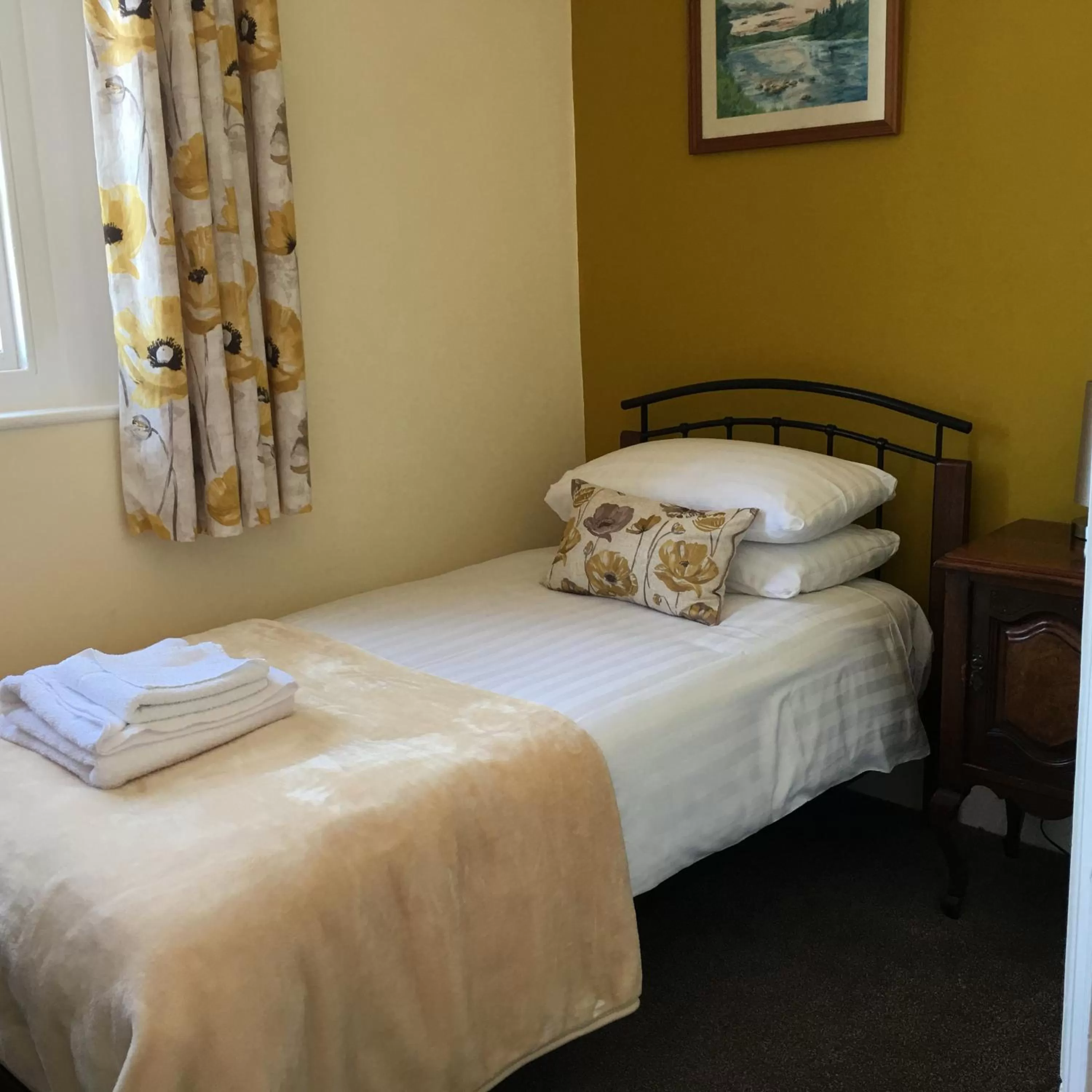 Bed in The Eagles Hotel