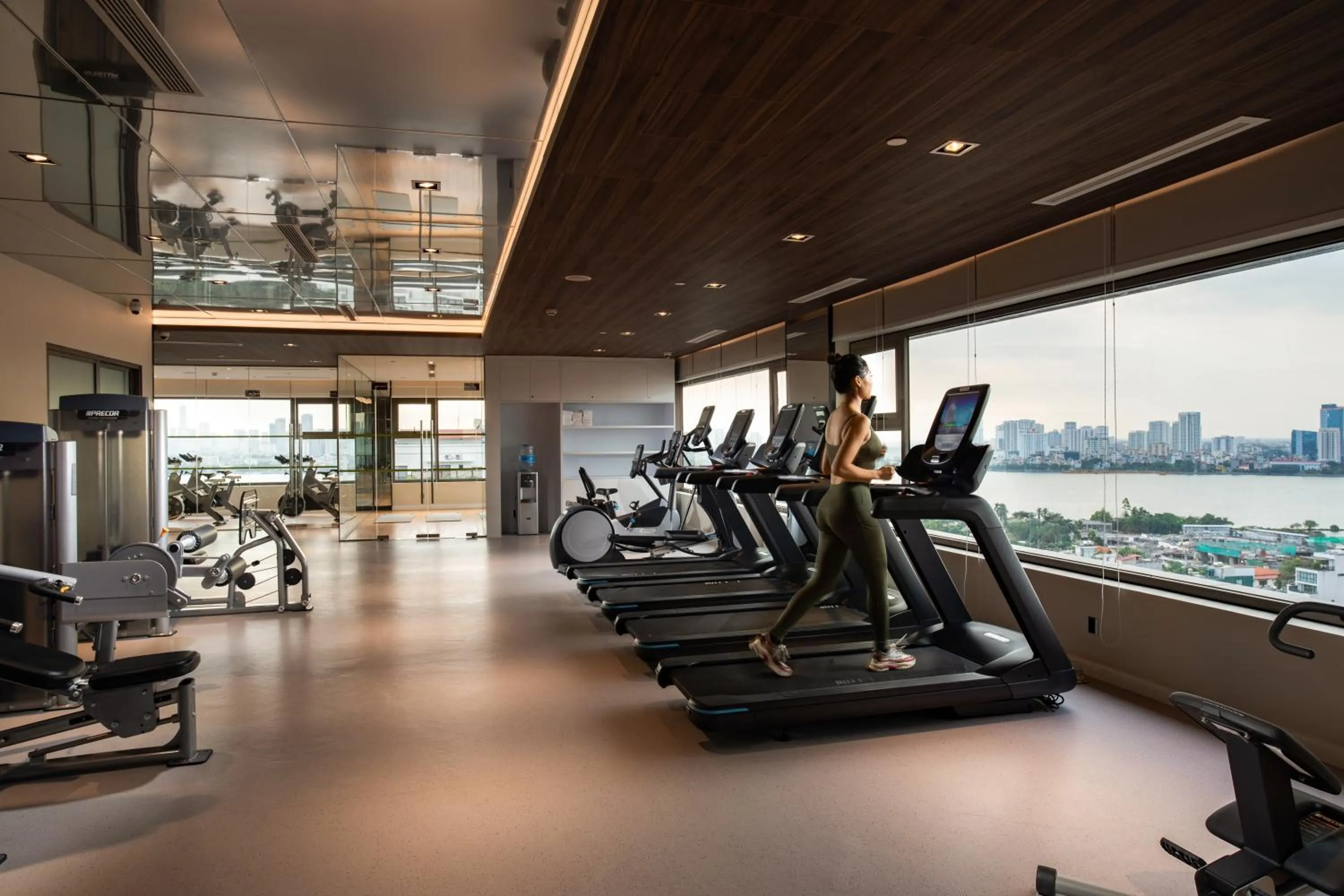 Fitness centre/facilities in Oakwood Residence Hanoi