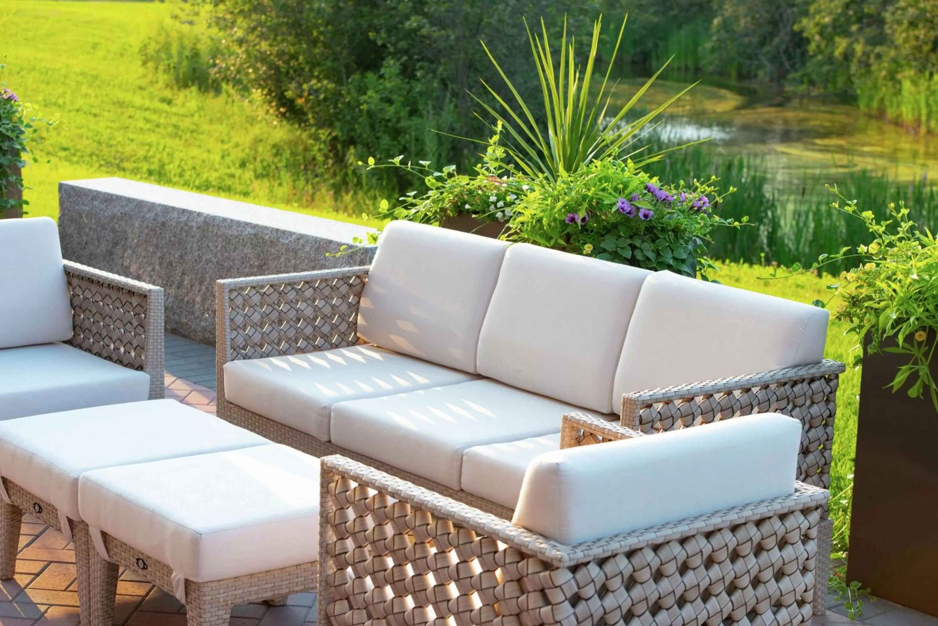 Patio in Hilton Garden Inn Hanover Lebanon