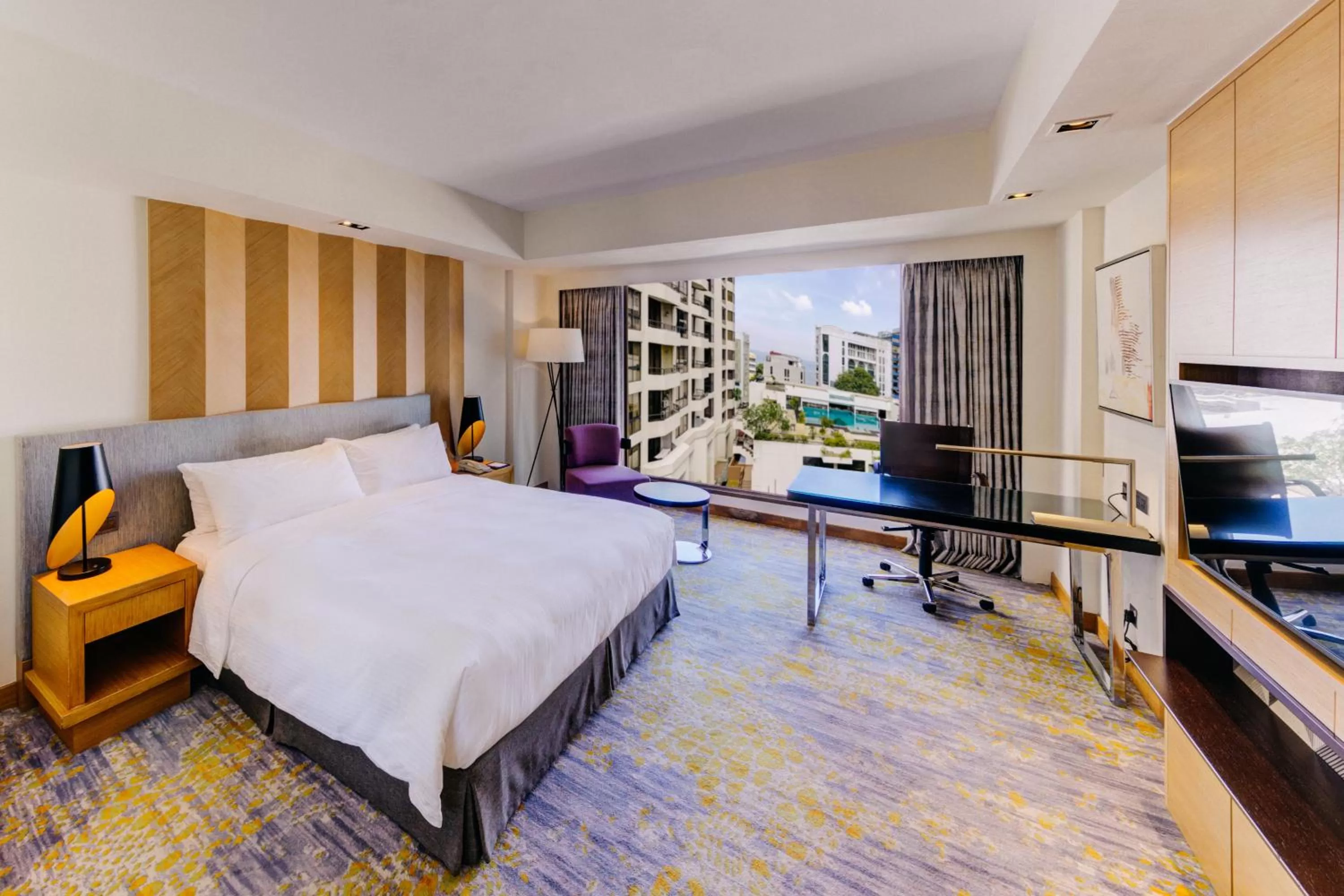 Photo of the whole room, Bed in Cinnamon Grand Colombo