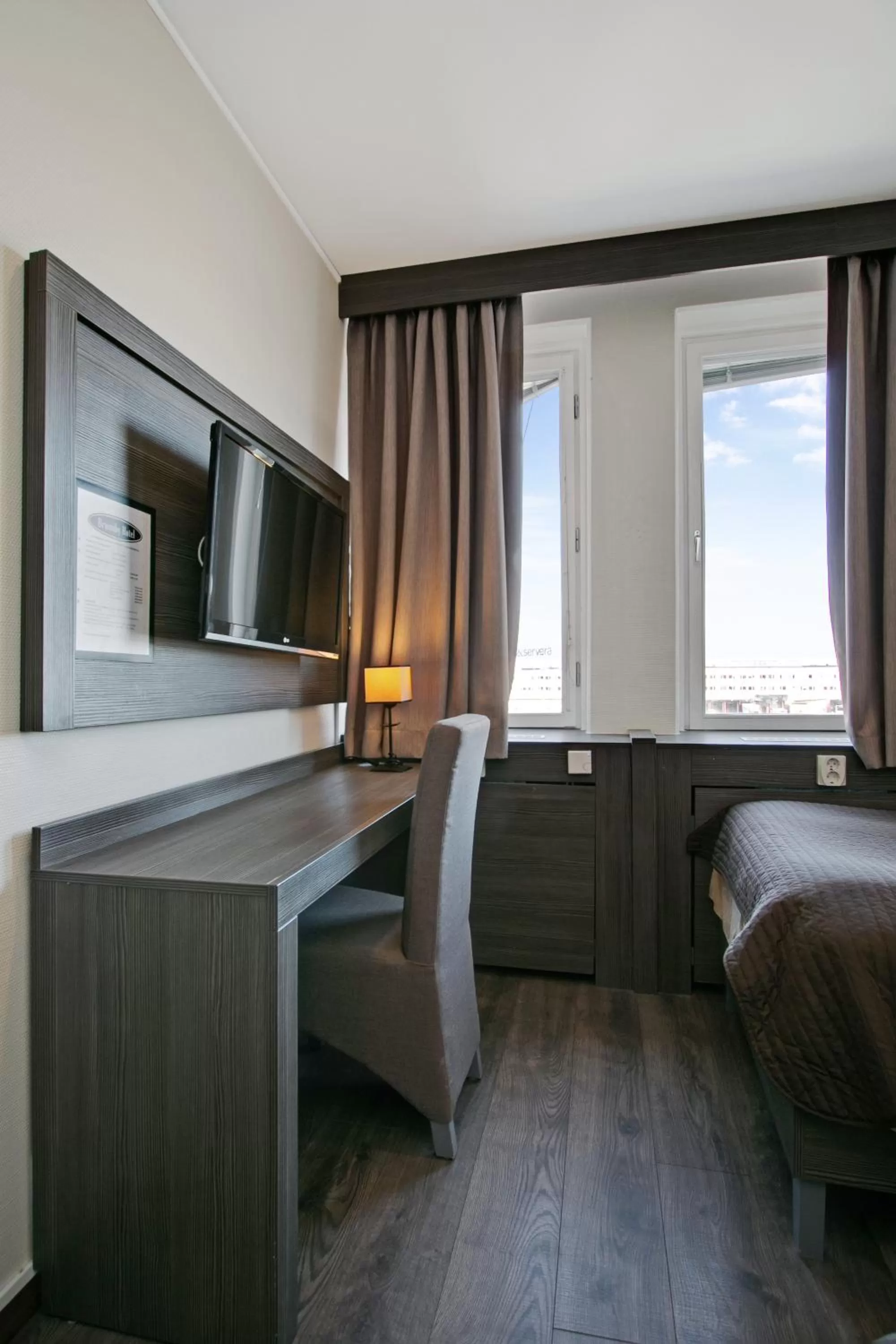 TV and multimedia, Bed in Brunnby Hotel