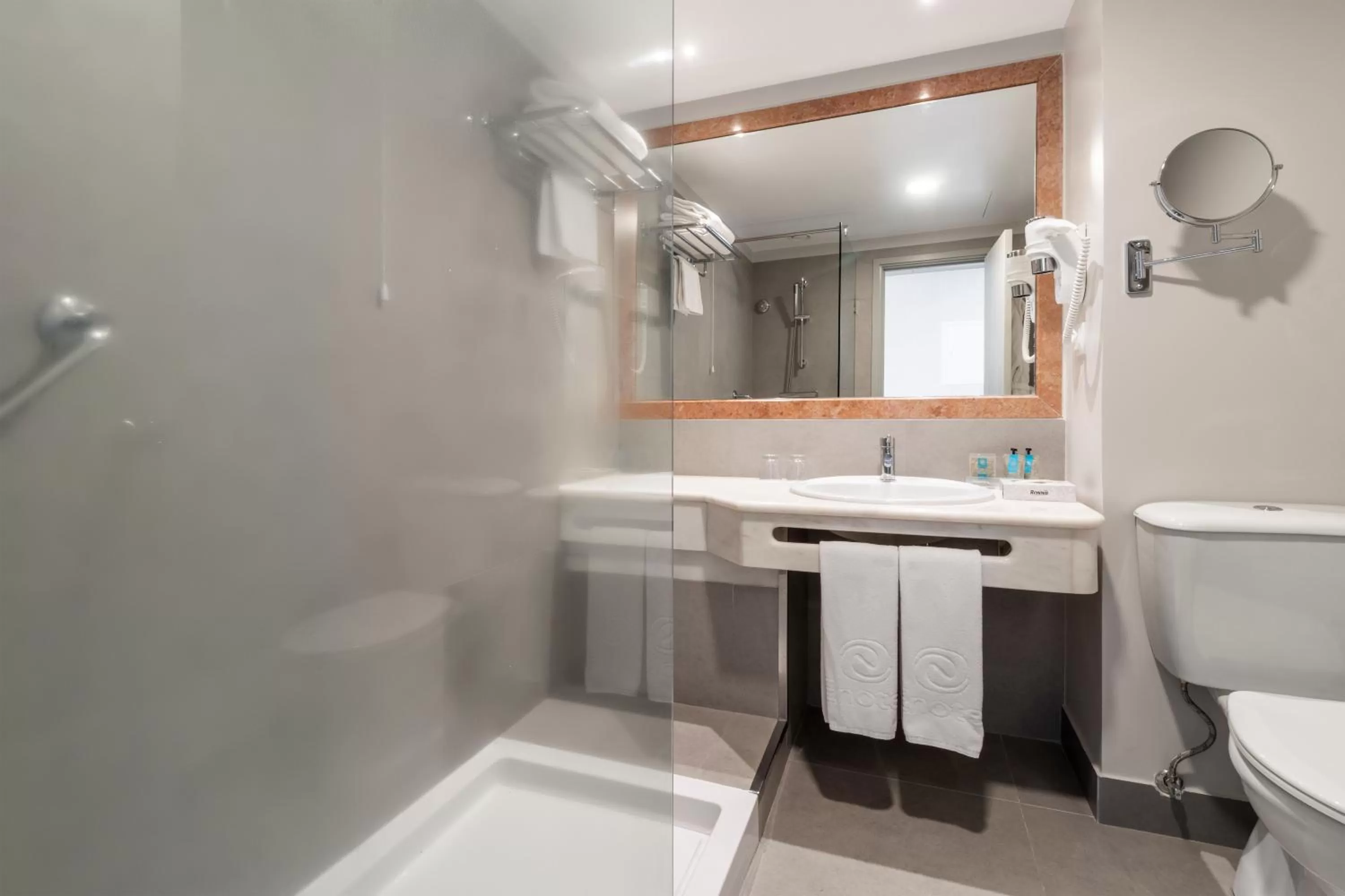 Bathroom in Enotel Magnólia