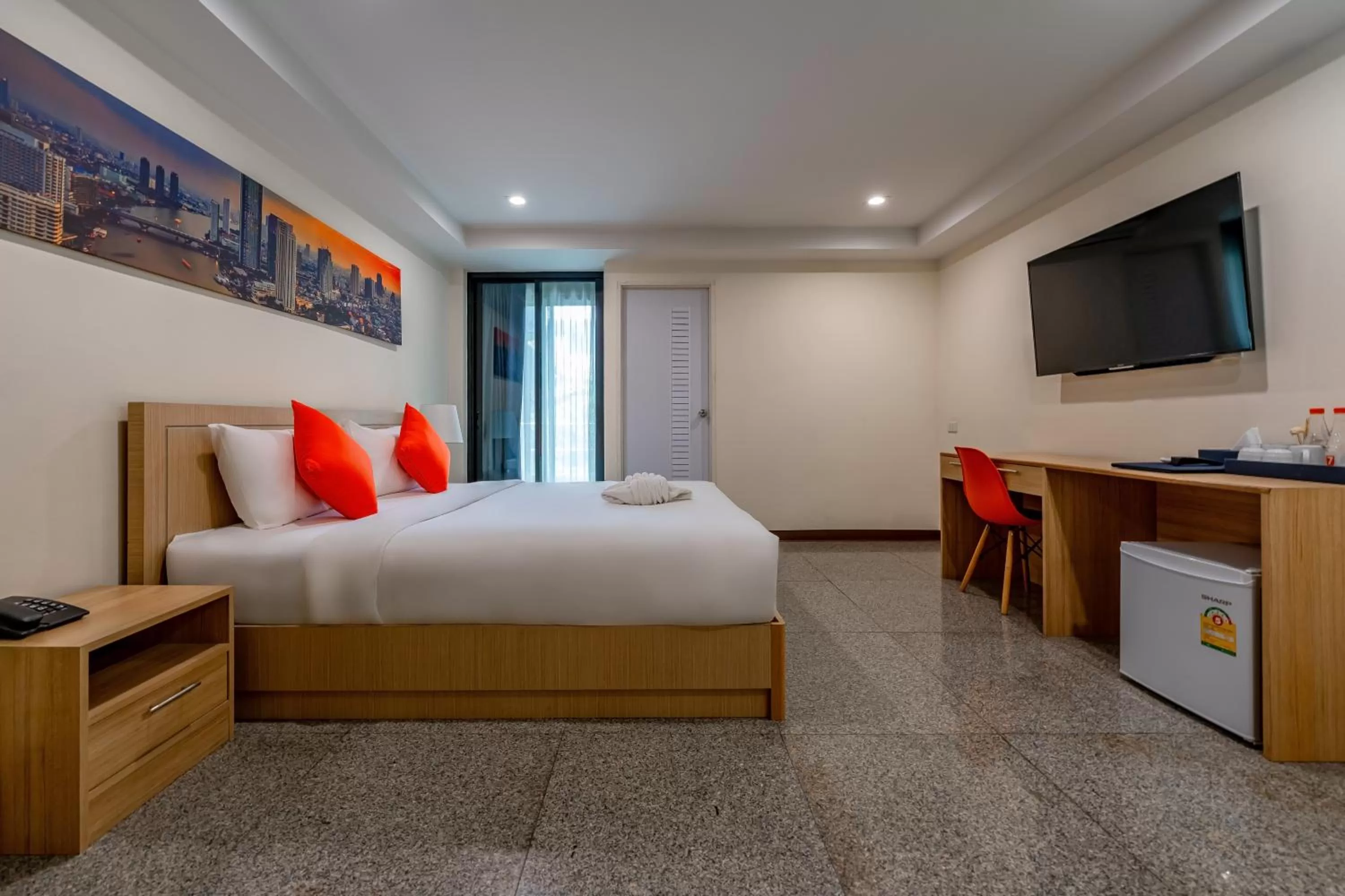 Bed in 7 Days Premium Hotel at Icon Siam Station - No Parking