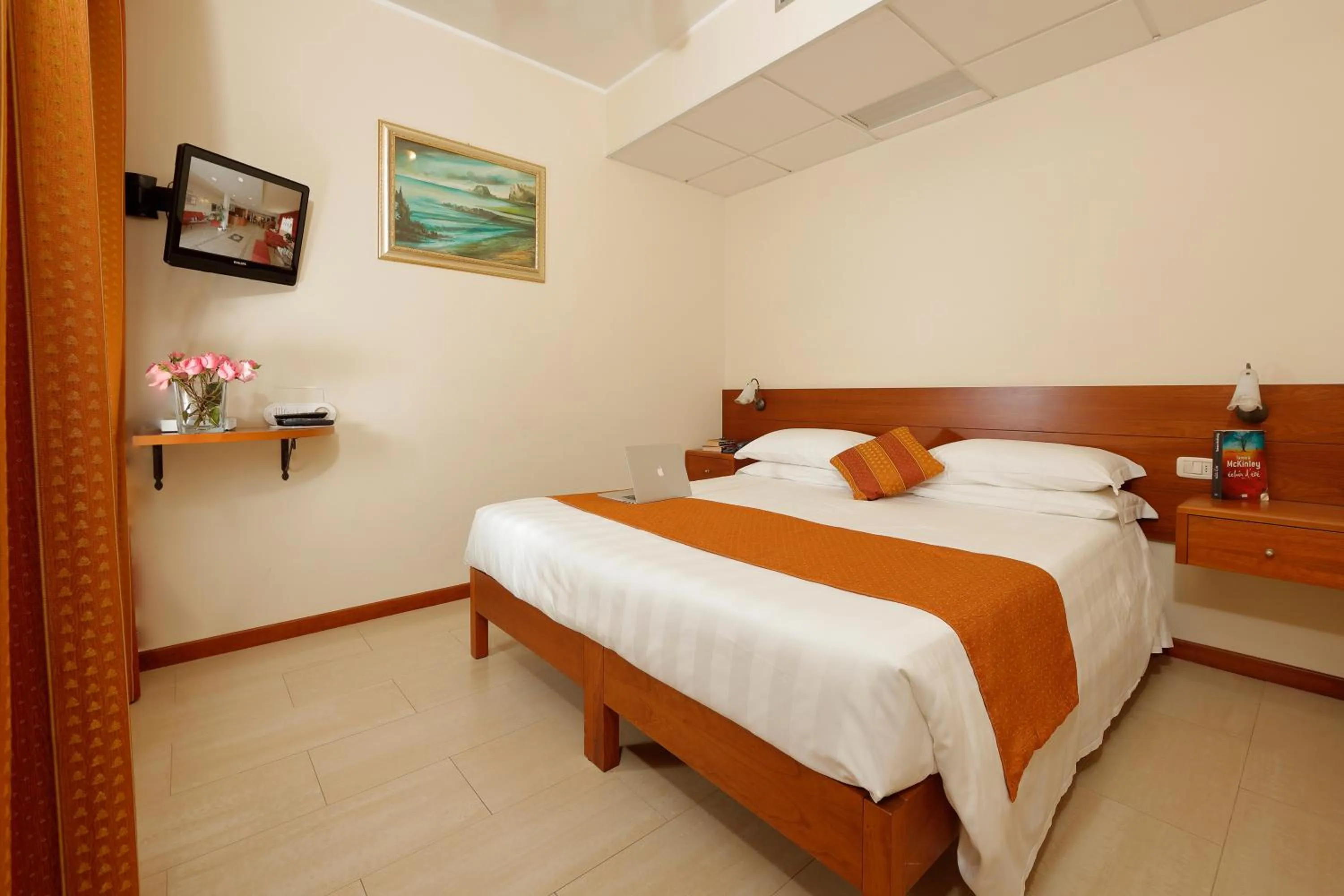 Bedroom, Bed in Hotel Michelangelo