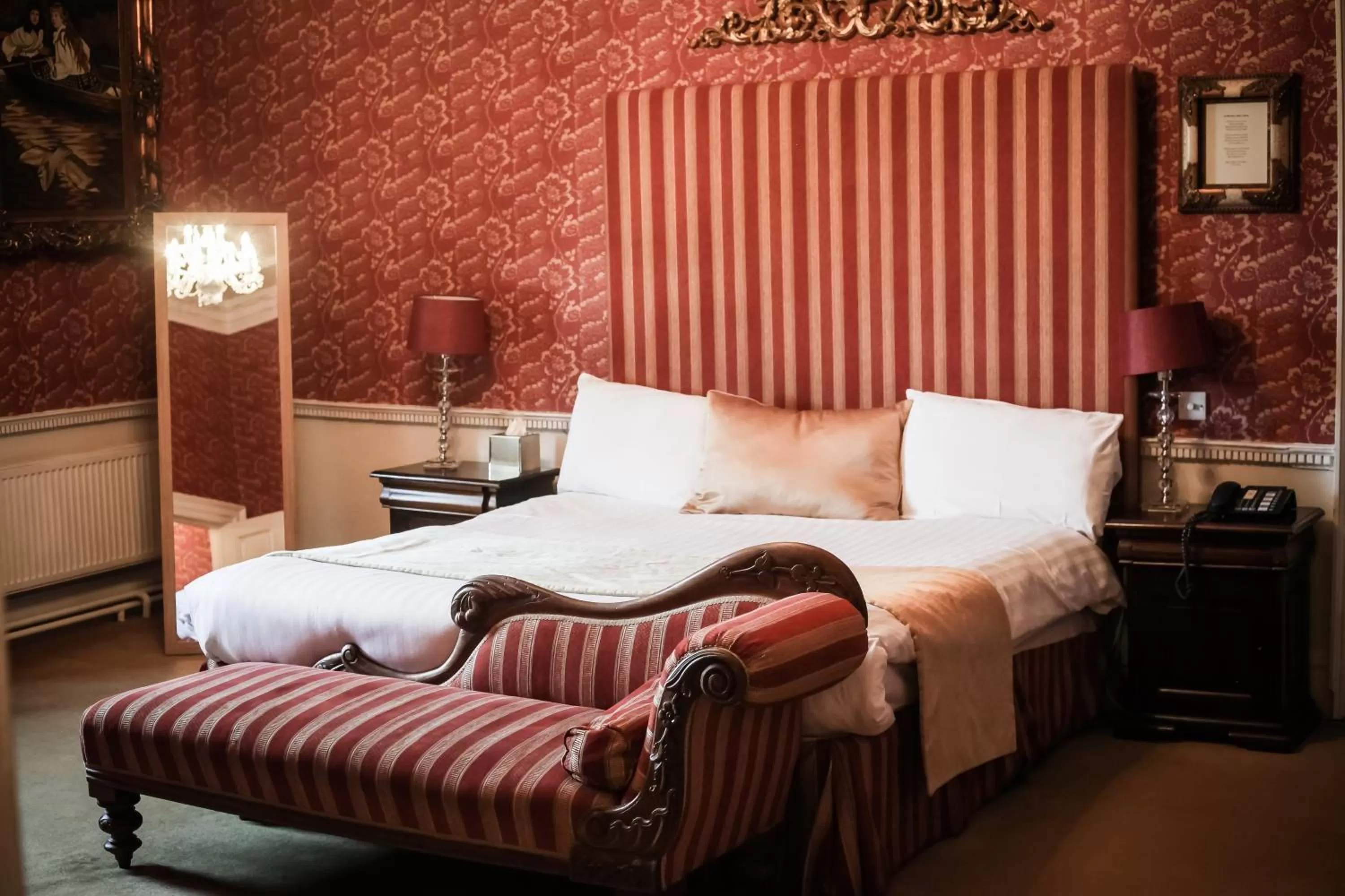 Bed in Colwick Hall Hotel