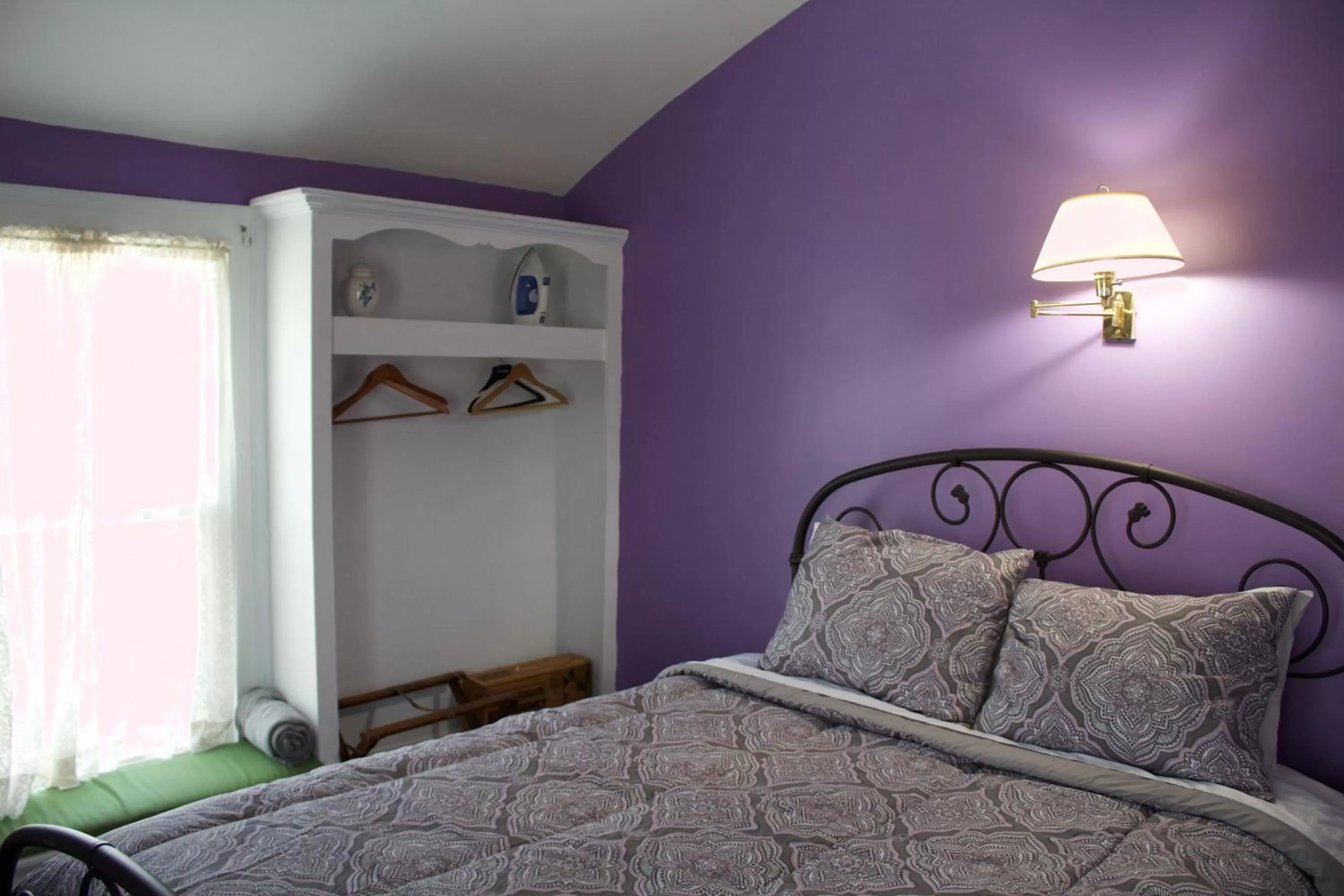 Bedroom, Bed in The Gridley Inn B&B