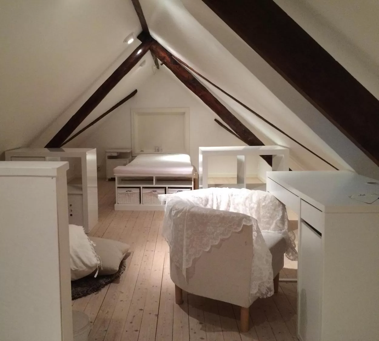 Bed in Malistorpets Rosor Bed & Kitchen