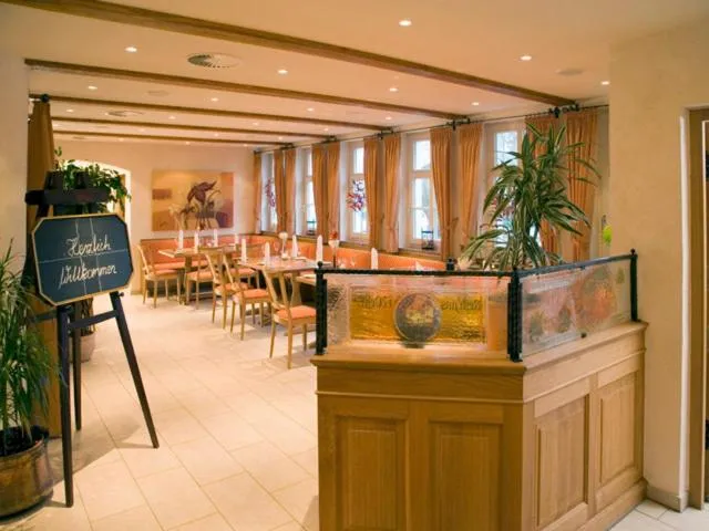 Restaurant/places to eat in Waldhotel Nachtigall