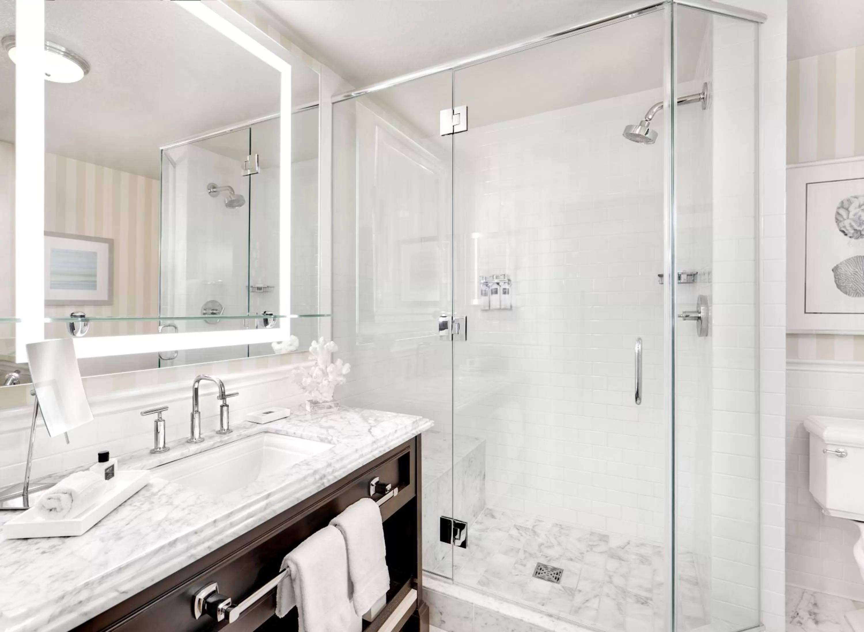 Bathroom in L'Auberge Del Mar Resort and Spa