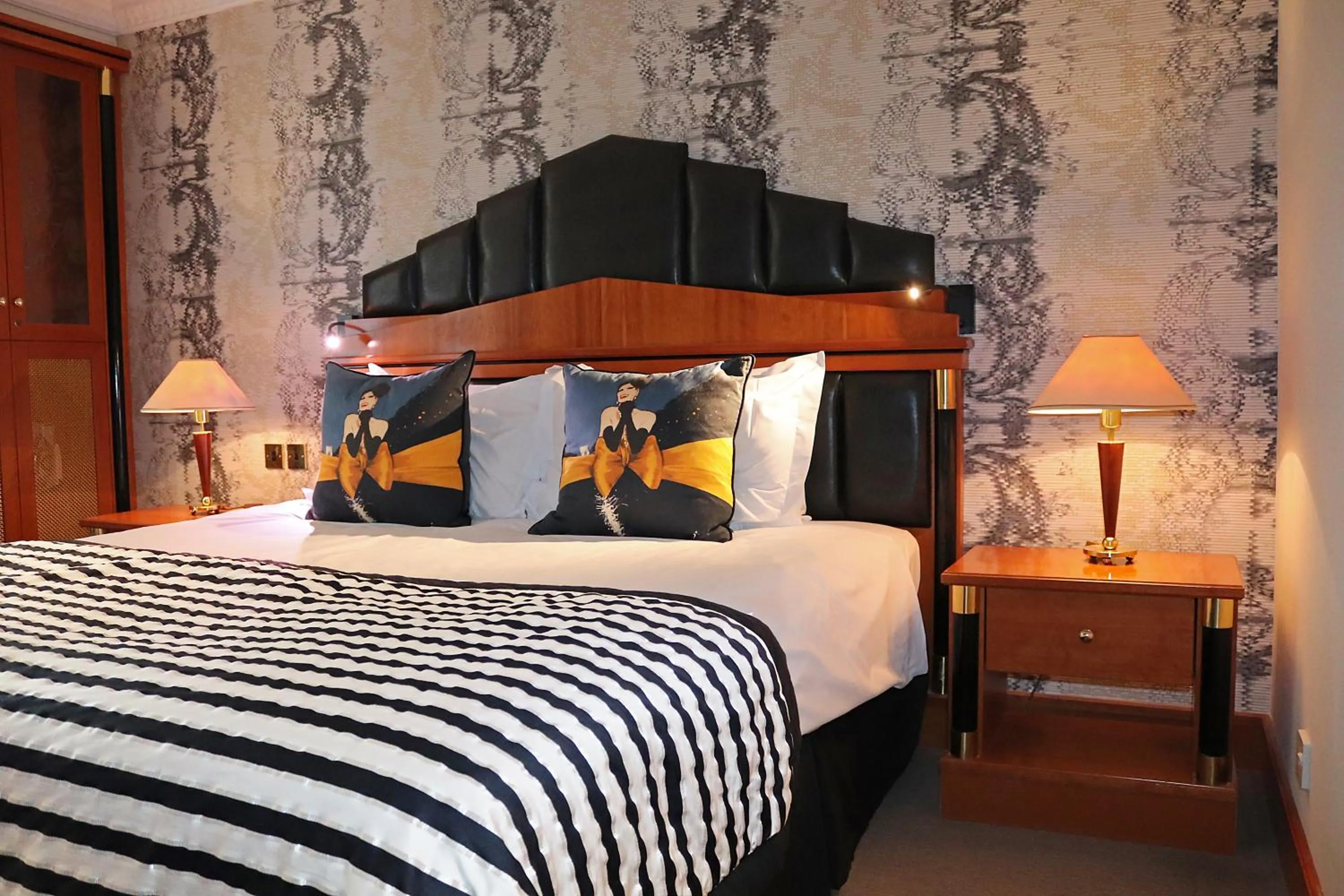 Bedroom, Bed in Fredrick's Hotel & Spa