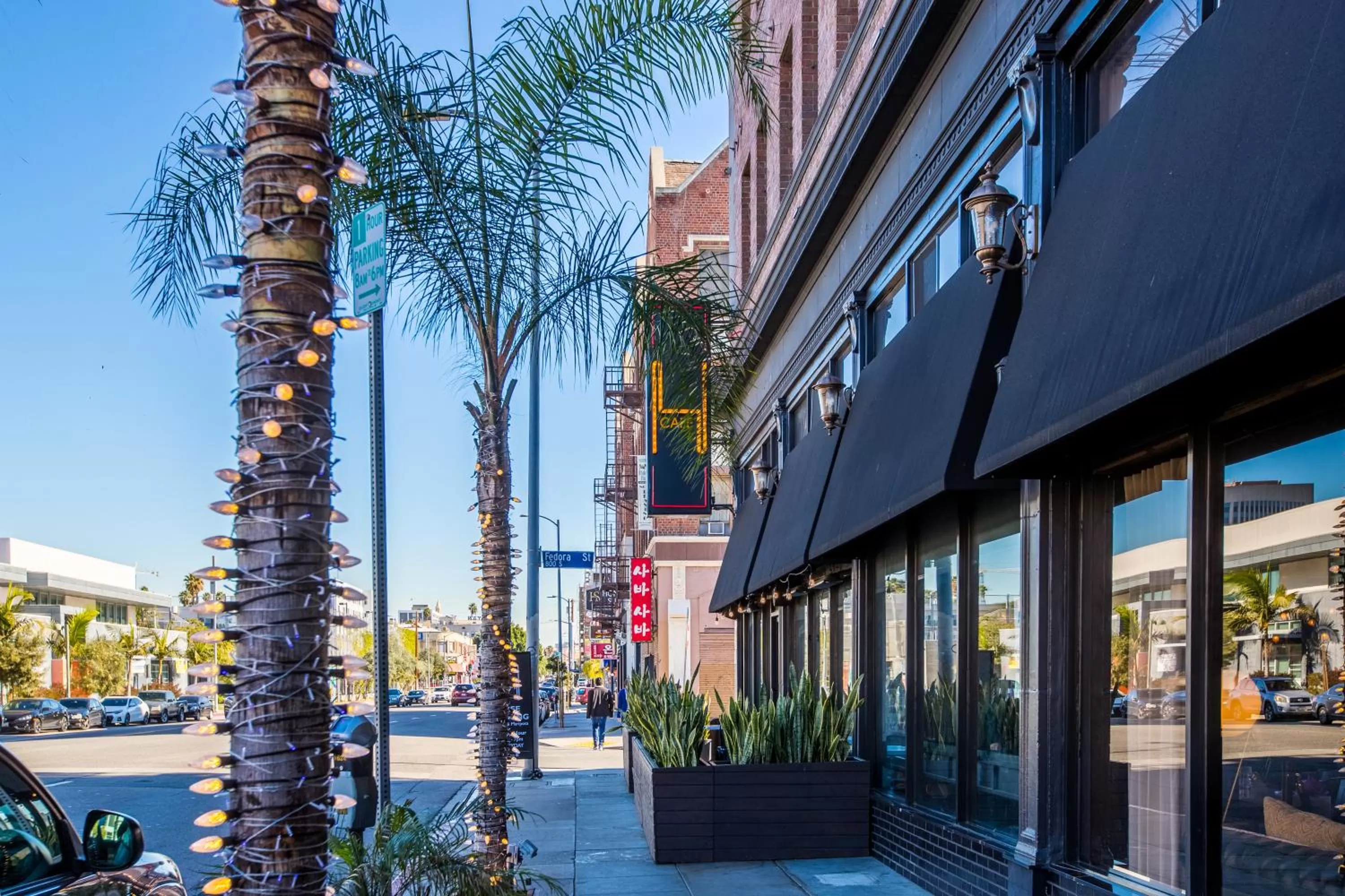 Restaurant/places to eat in H by H Hospitality