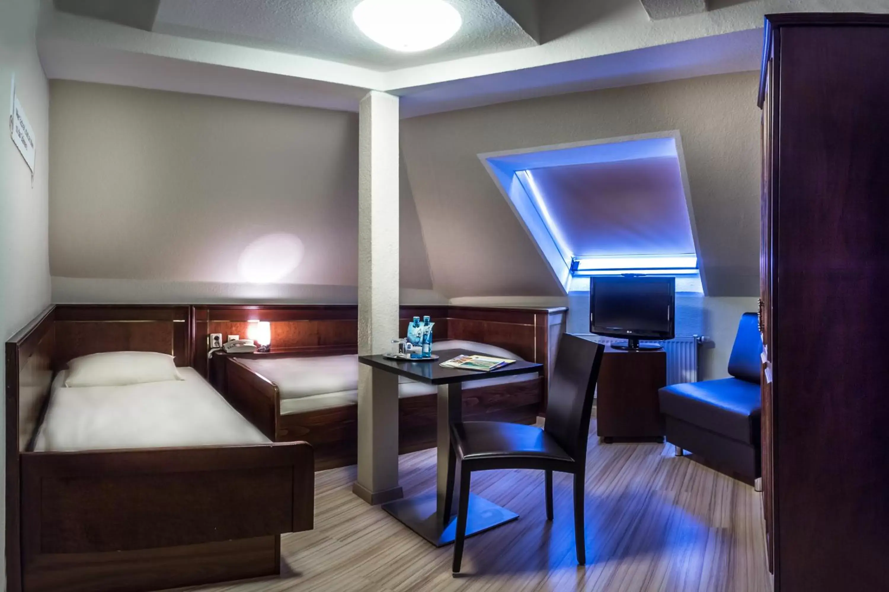 Twin Room in Hotel am Wilhelmsplatz Twin Room in Hotel am Wilhelmsplatz