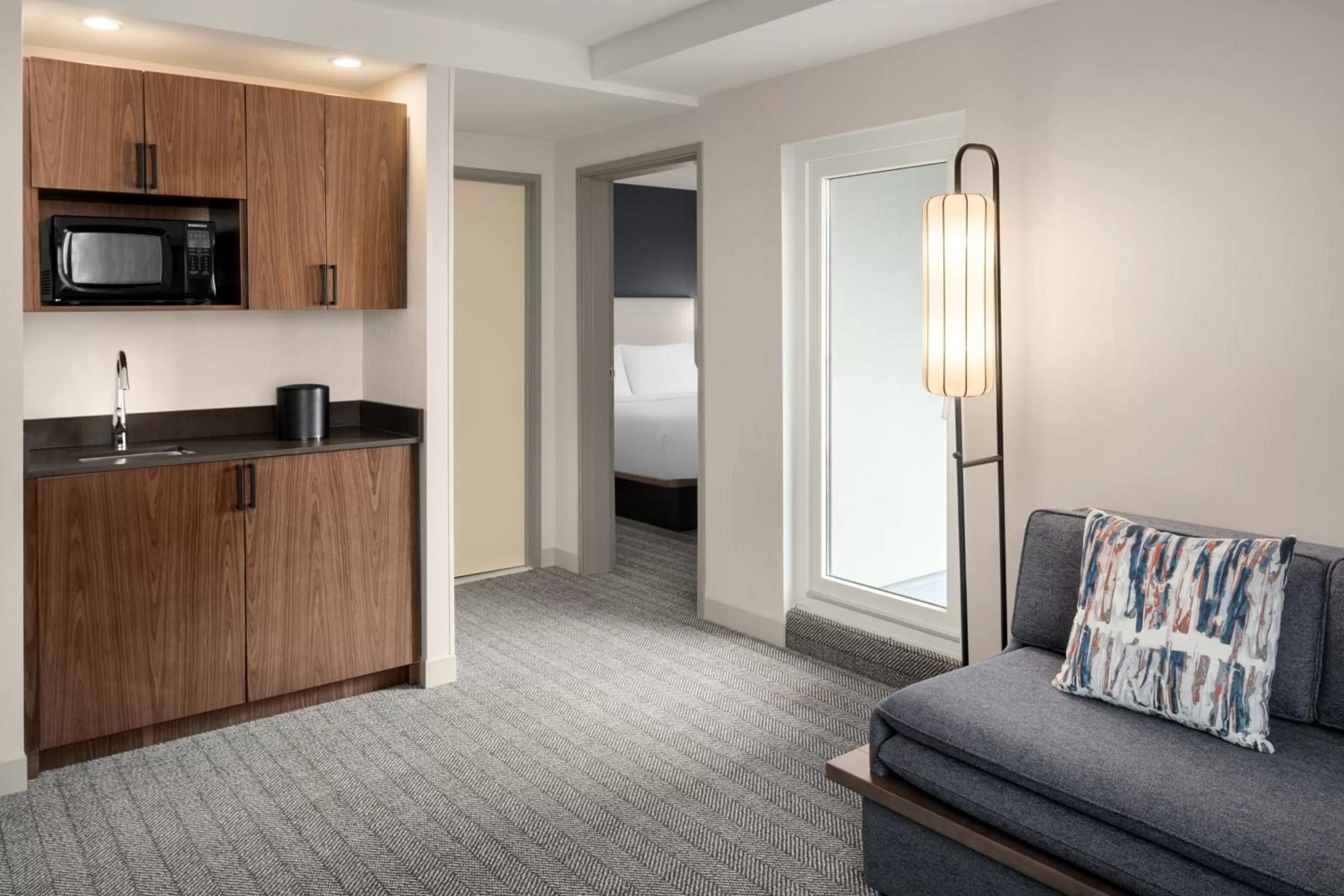 Living room, Bed in Courtyard by Marriott Seattle Bellevue/Downtown