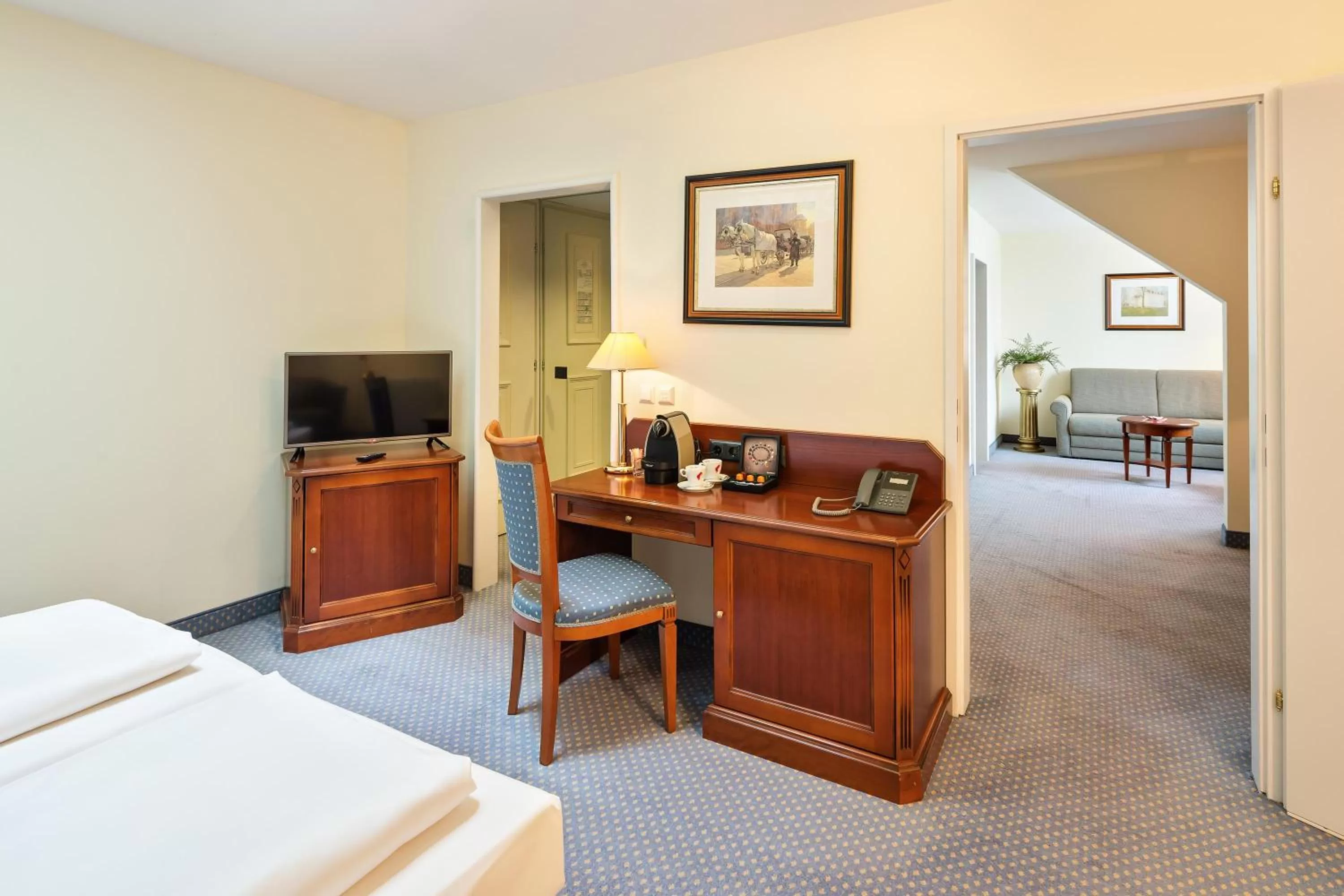 Photo of the whole room, Bed in Austria Trend Hotel Schloss Wilhelminenberg Wien