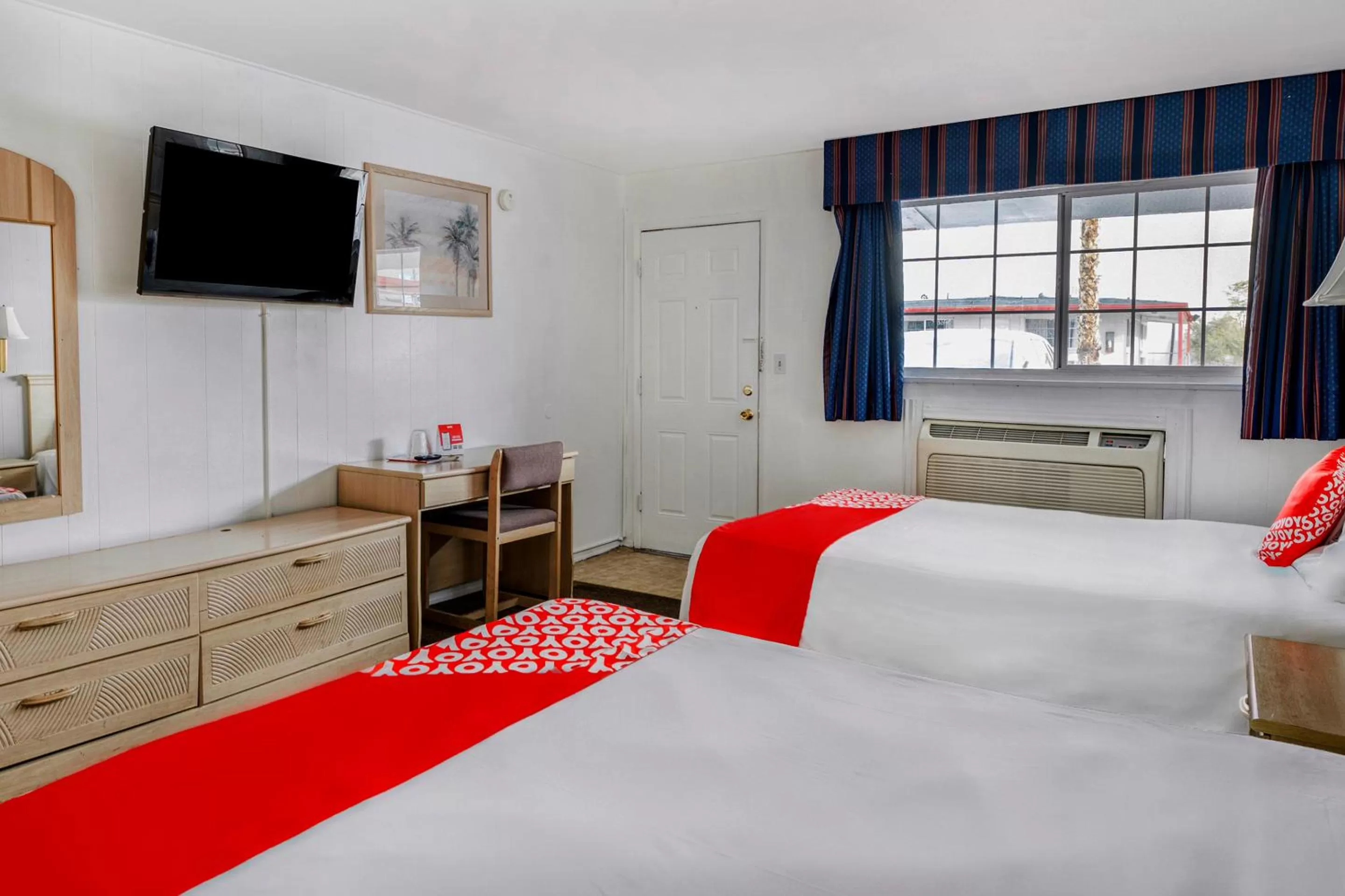 Bedroom, Bed in OYO Gateway Motel Las Vegas North Strip Fremont St Area