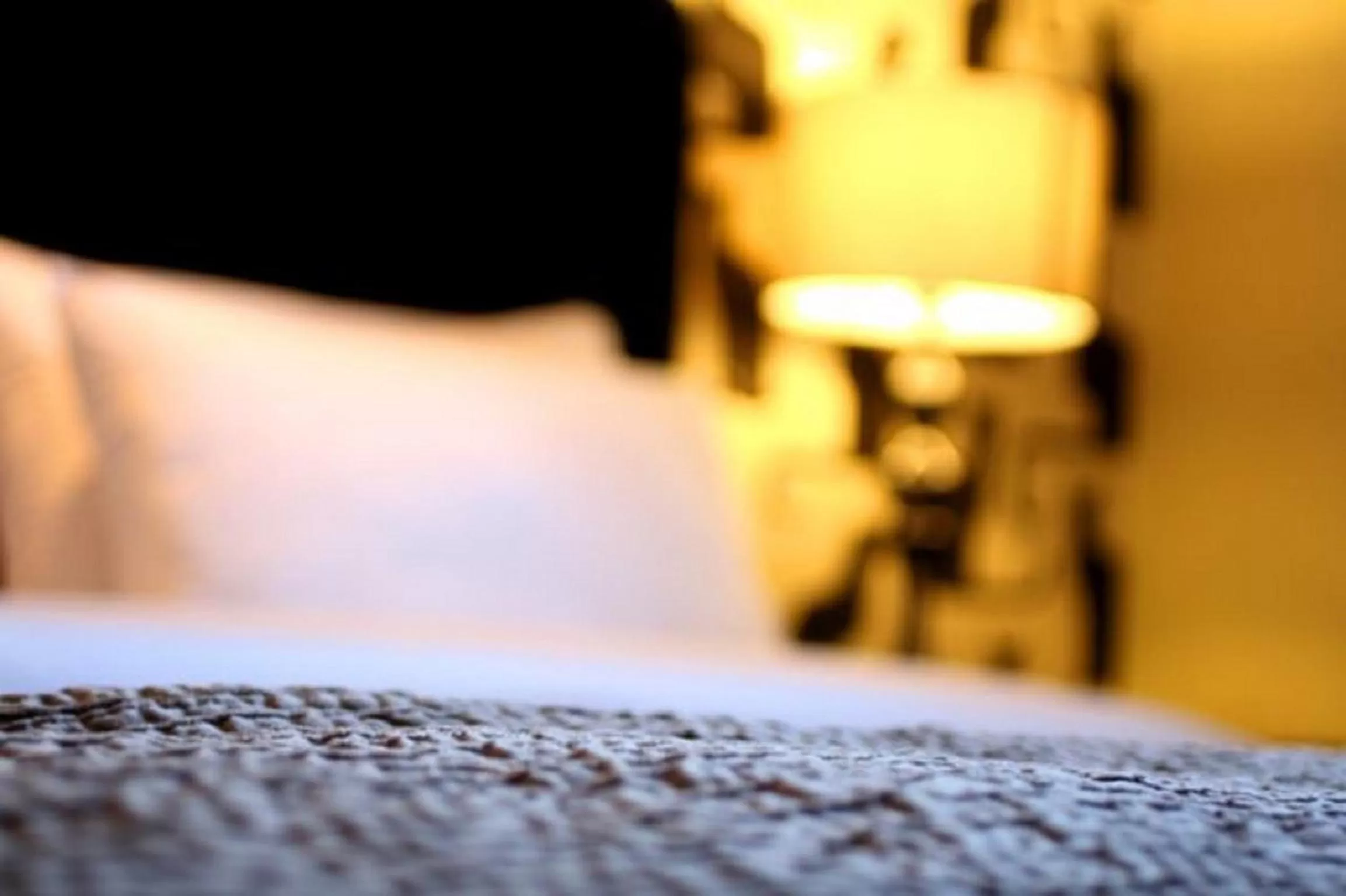 Bedroom, Bed in Cheshire Cat