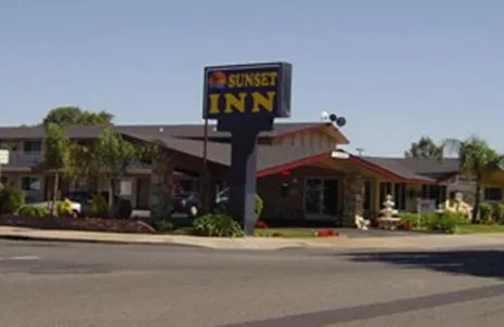 Facade/entrance in Sunset Inn Lake Oroville