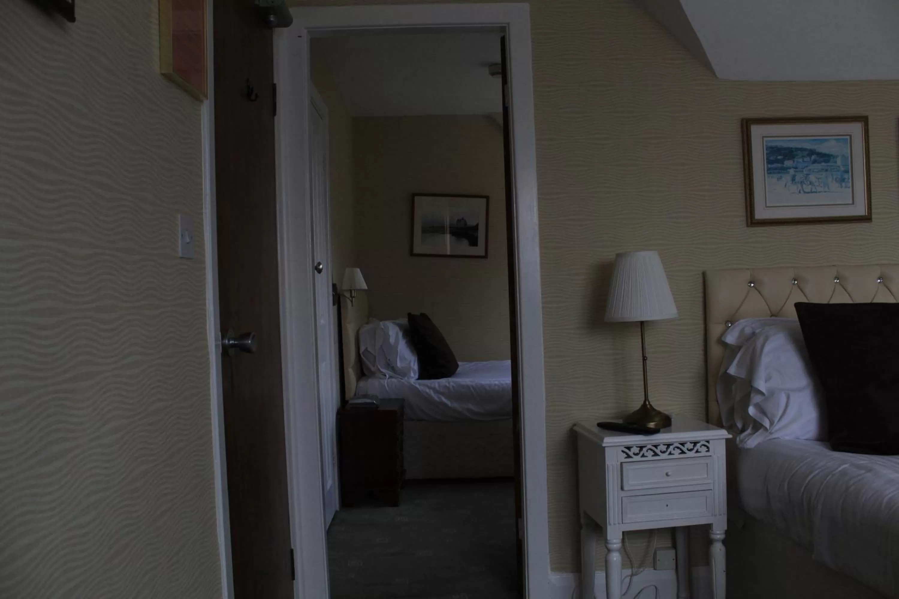 Bedroom, Bed in Headlands Hotel