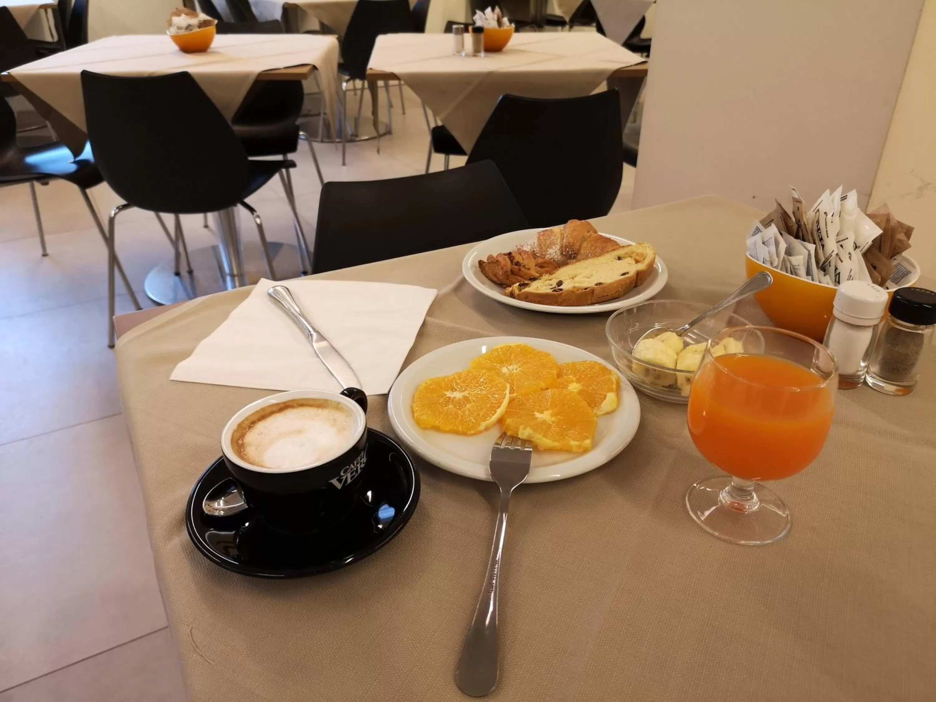 Food and drinks in Key Hotel