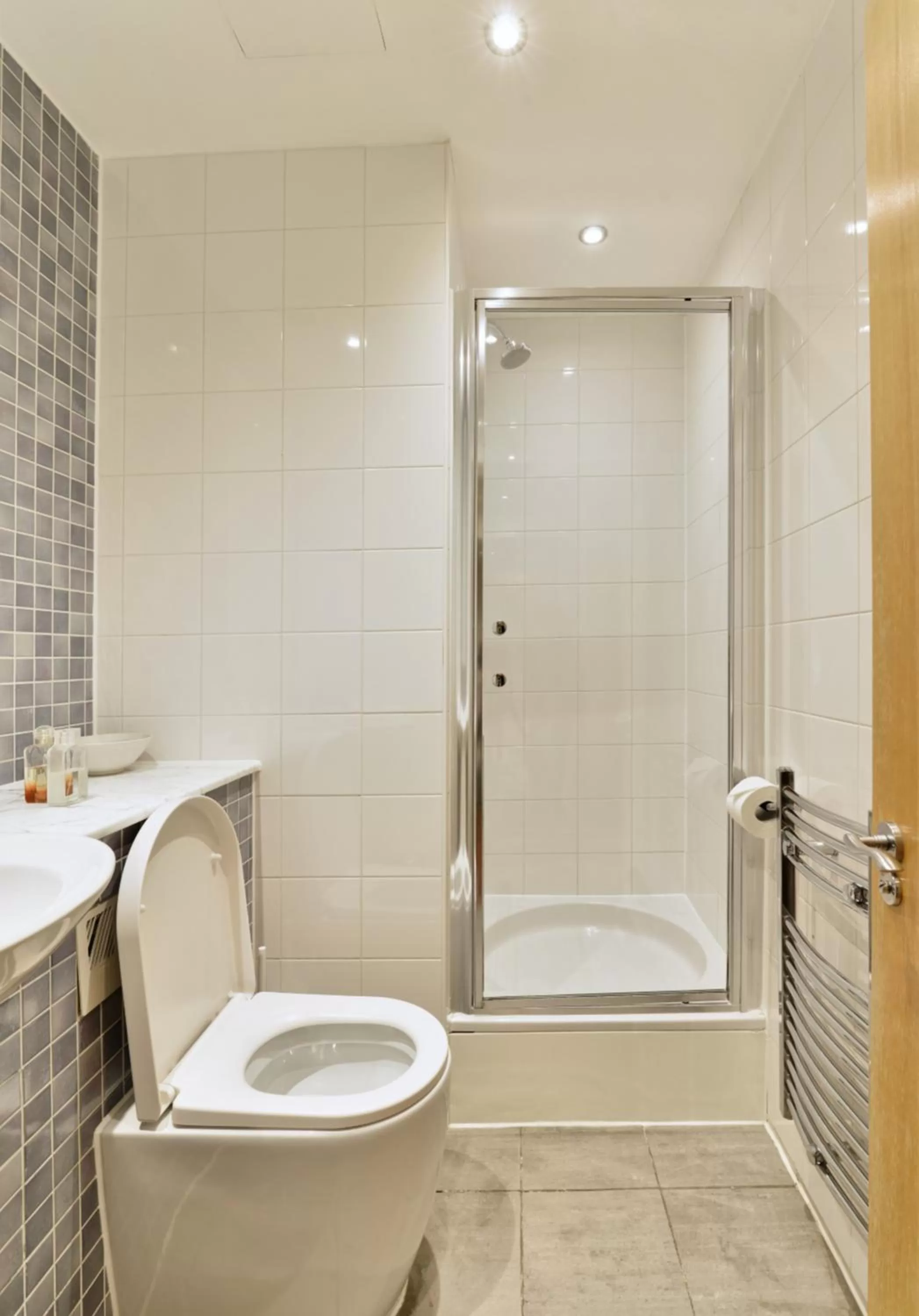Bathroom in Farringdon Laceby apartments