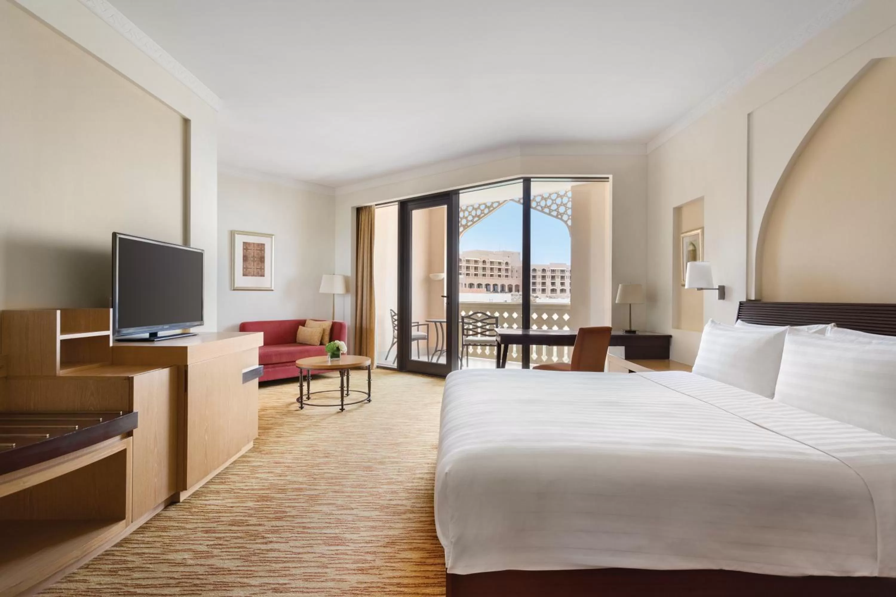 Photo of the whole room, Bed in Shangri-La Barr Al Jissah, Muscat