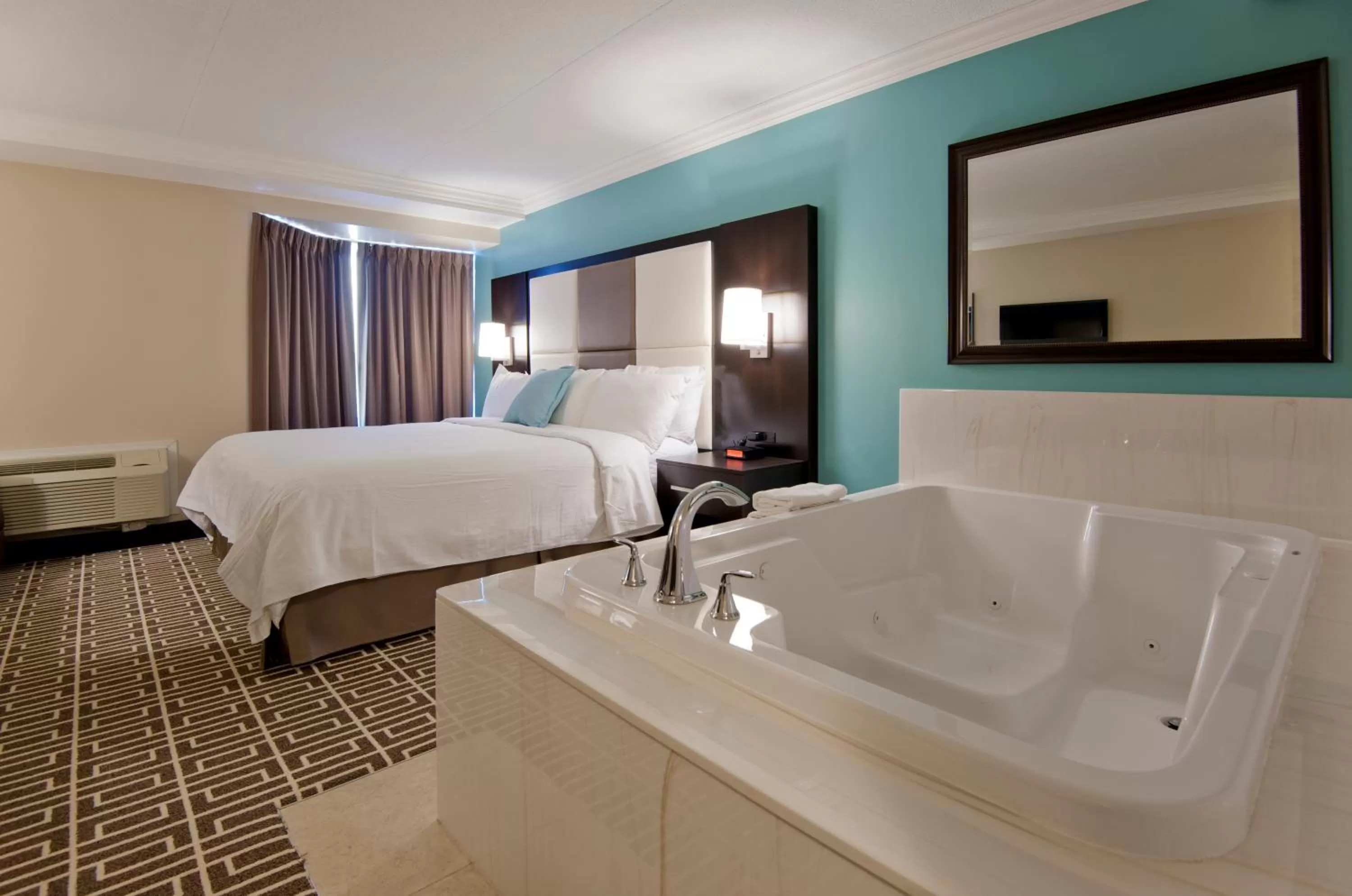 Photo of the whole room, Bed in Visitor's Inn