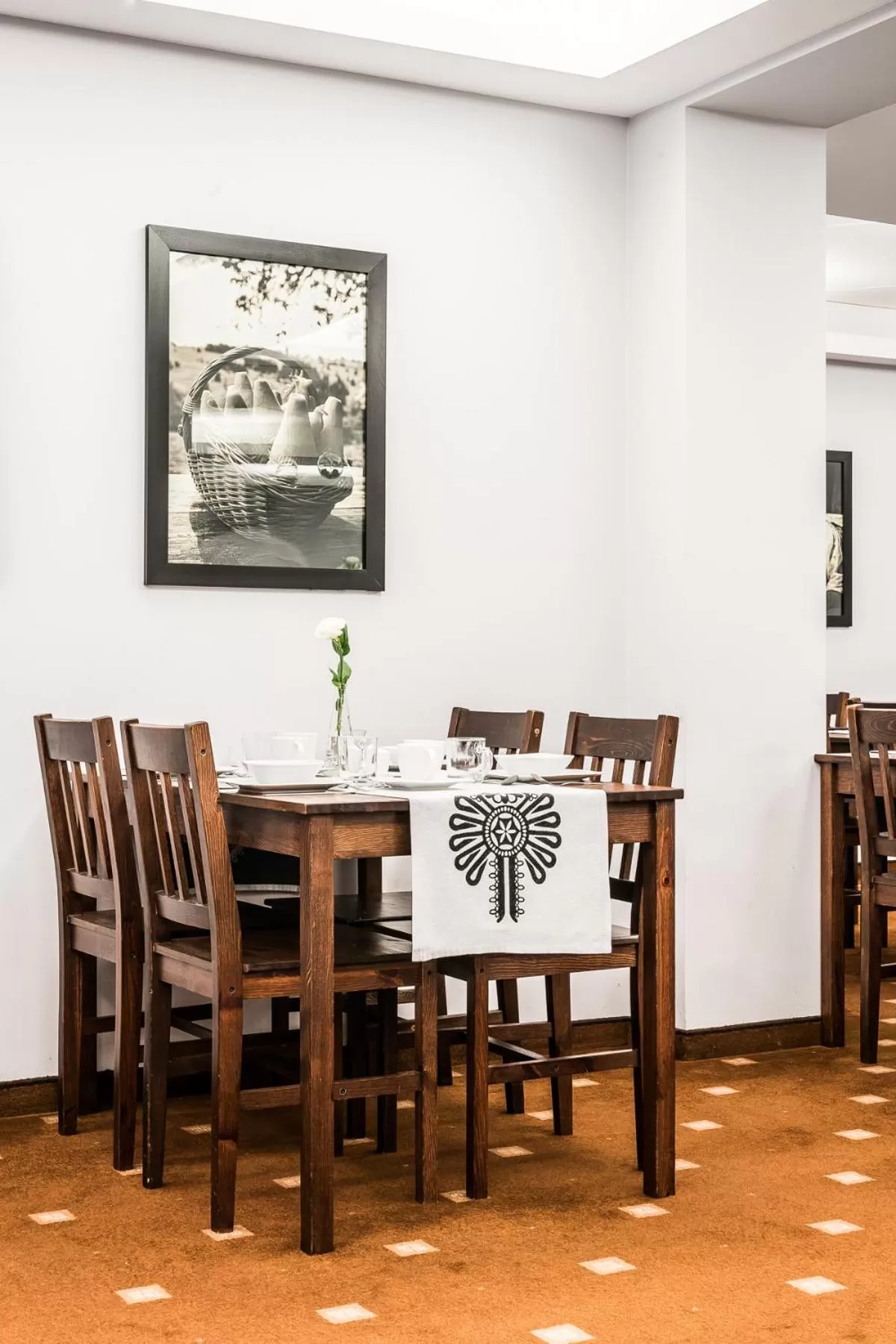 Dining area in Rezydencja Sienkiewiczówka