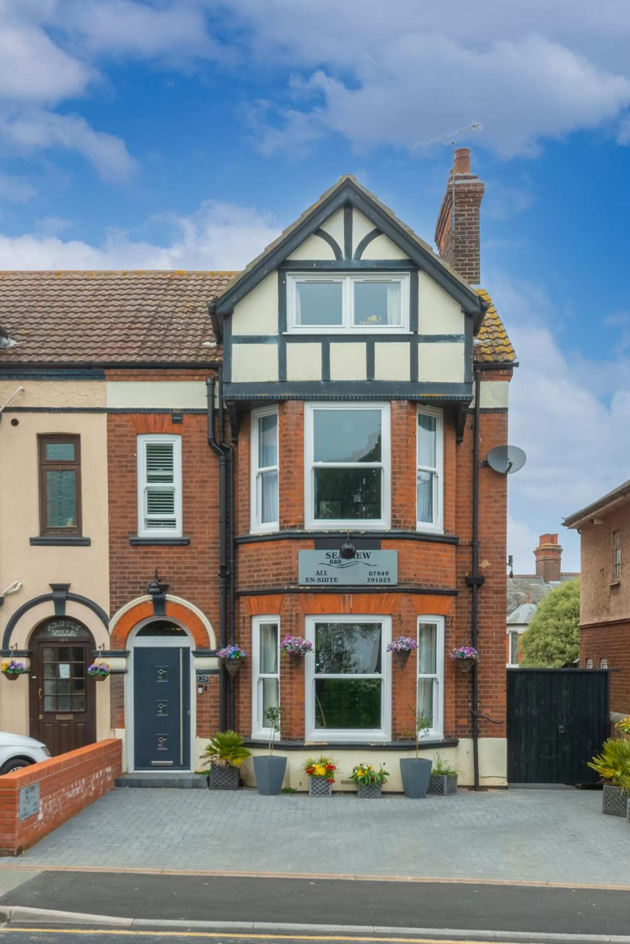 Facade/entrance, Property Building in Seaview B&B