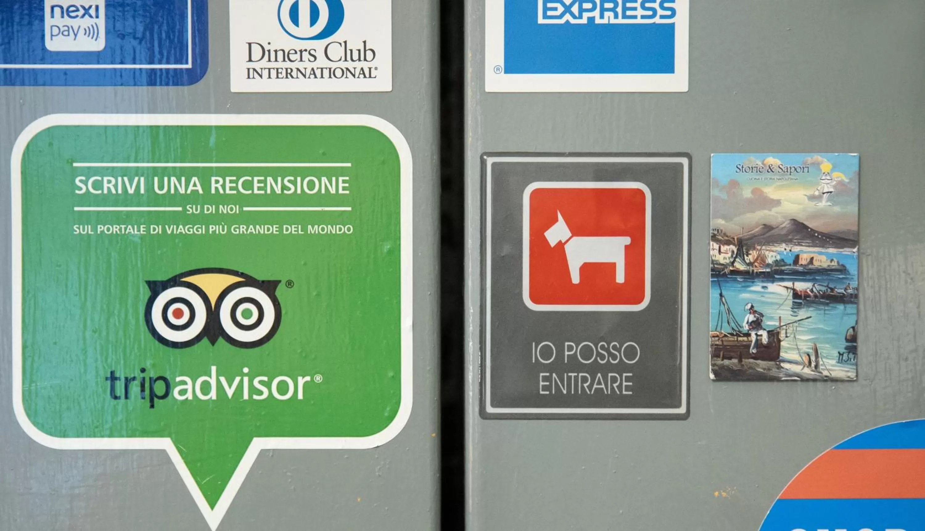 Logo/Certificate/Sign in Salotto Borbonico