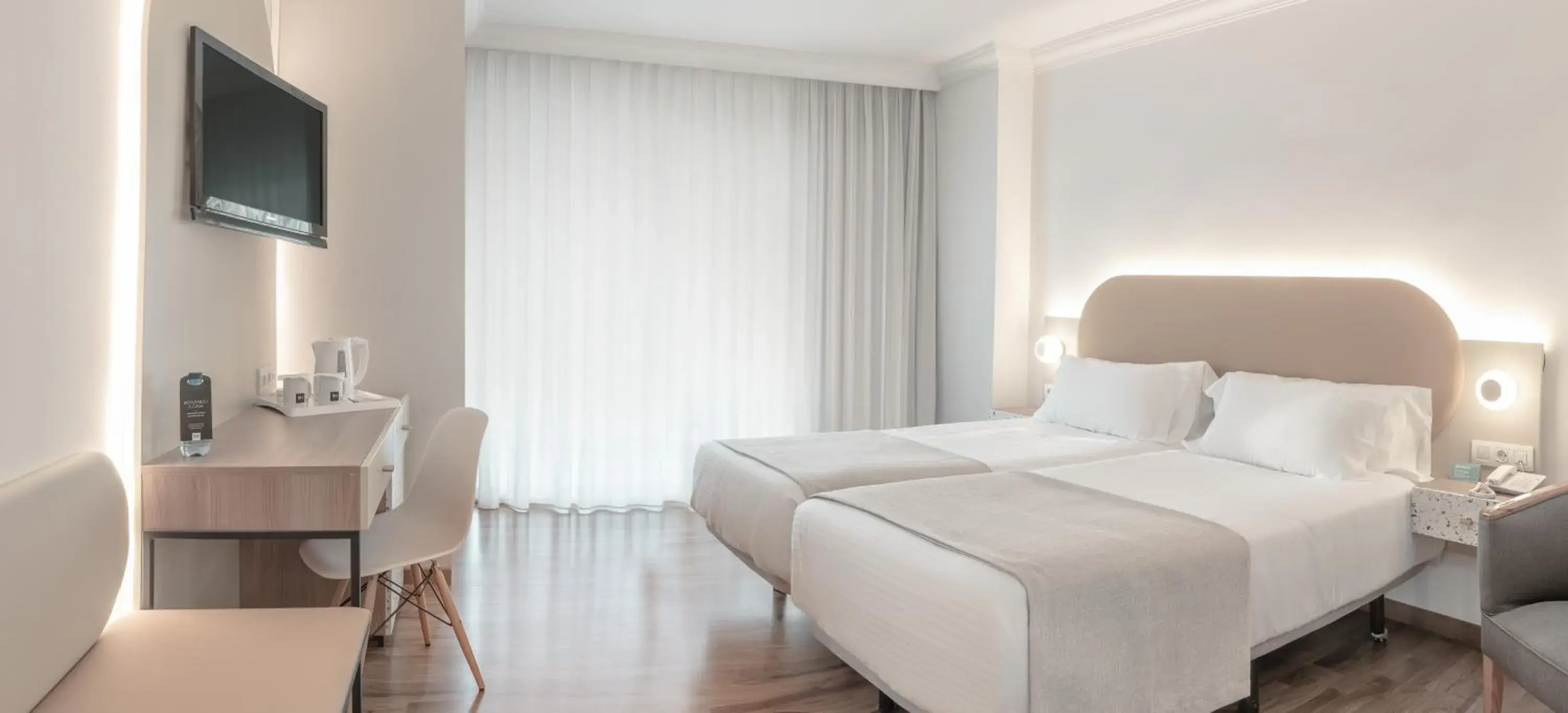 Double Room with Sea View and Terrace in Hotel RH Victoria & Spa 4 Sup Double Room with Sea View and Terrace in Hotel RH Victoria & Spa 4 Sup