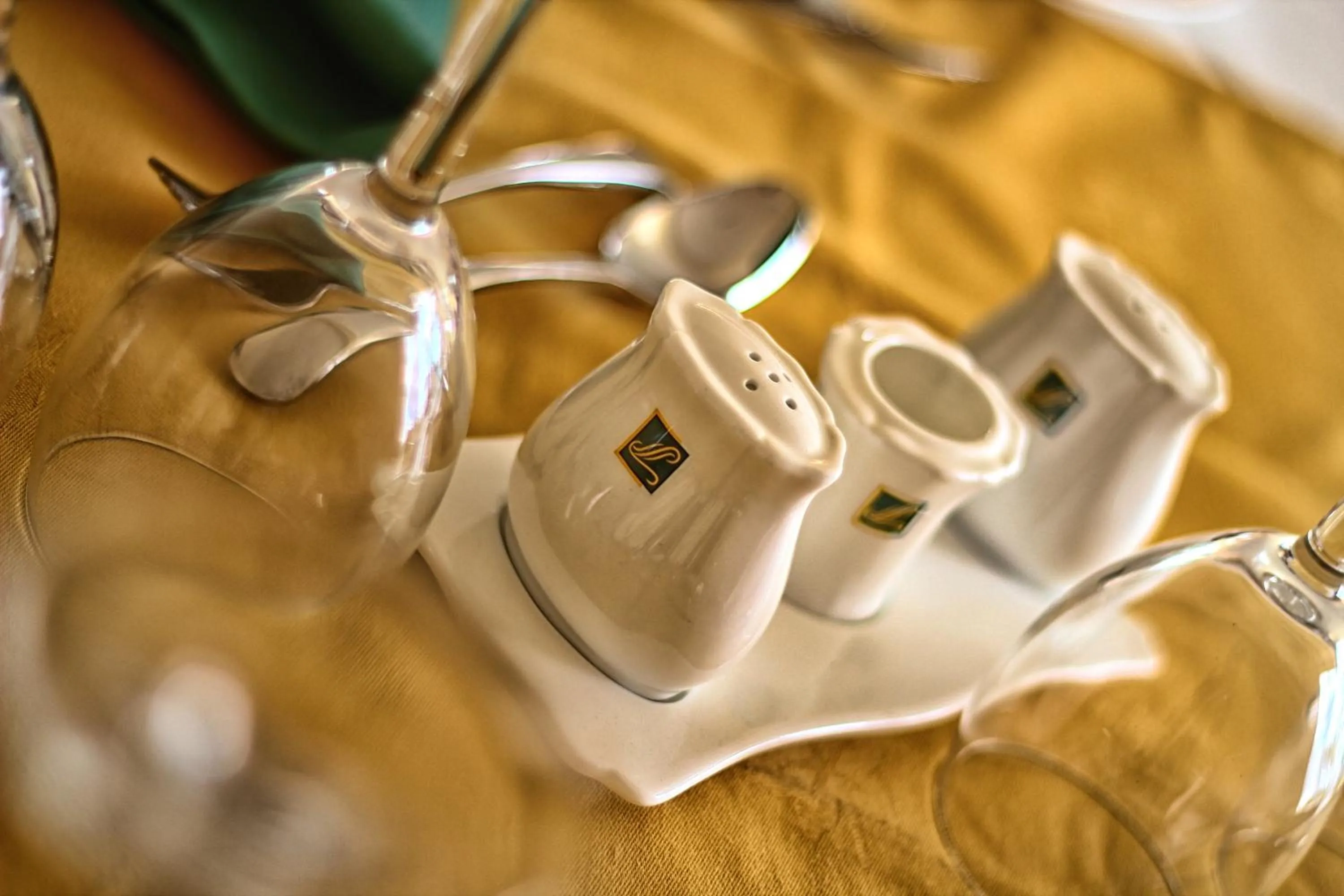 Restaurant/places to eat in Longview Suites Hotel