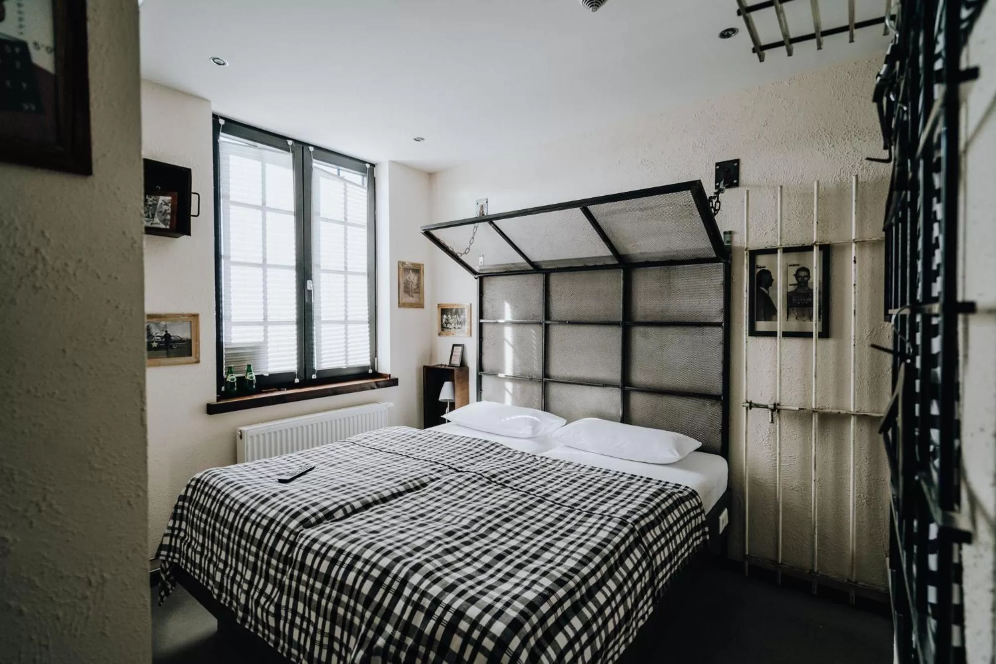 Bed in Road Stop Wuppertal