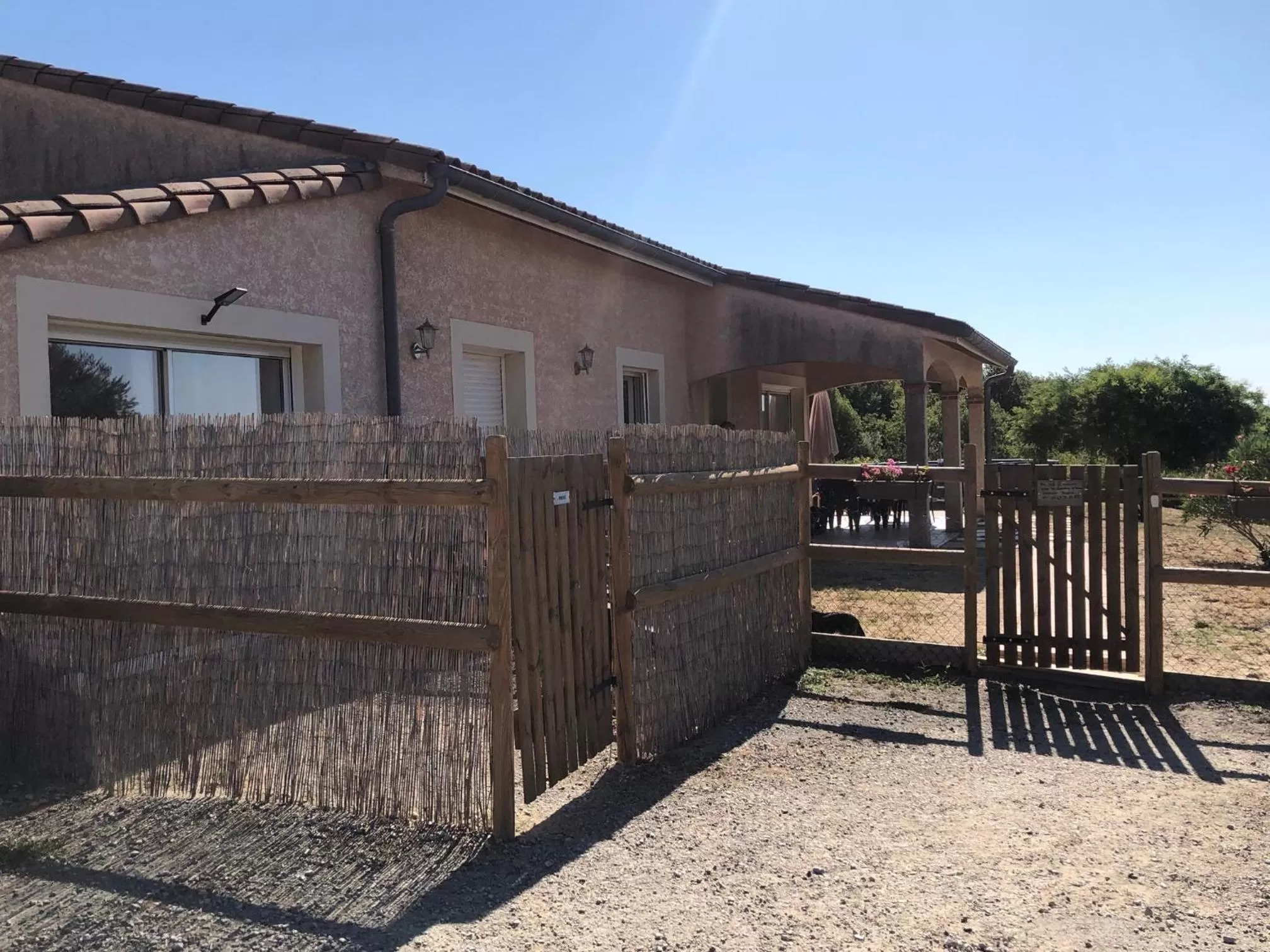Patio in chambres d'hotes Labatut