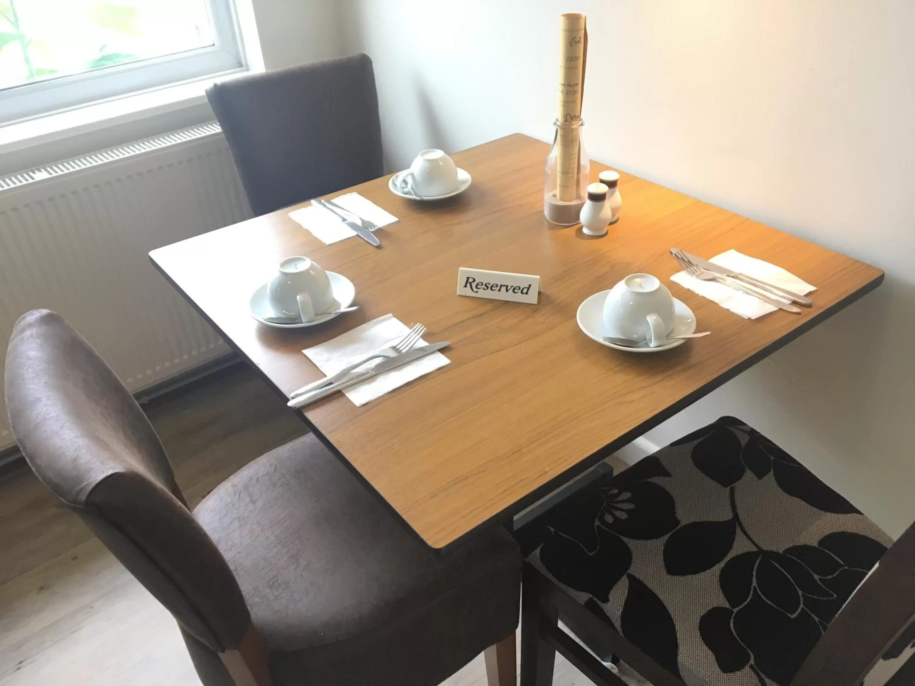 Meals in Penny Farthing Hotel & Cottages