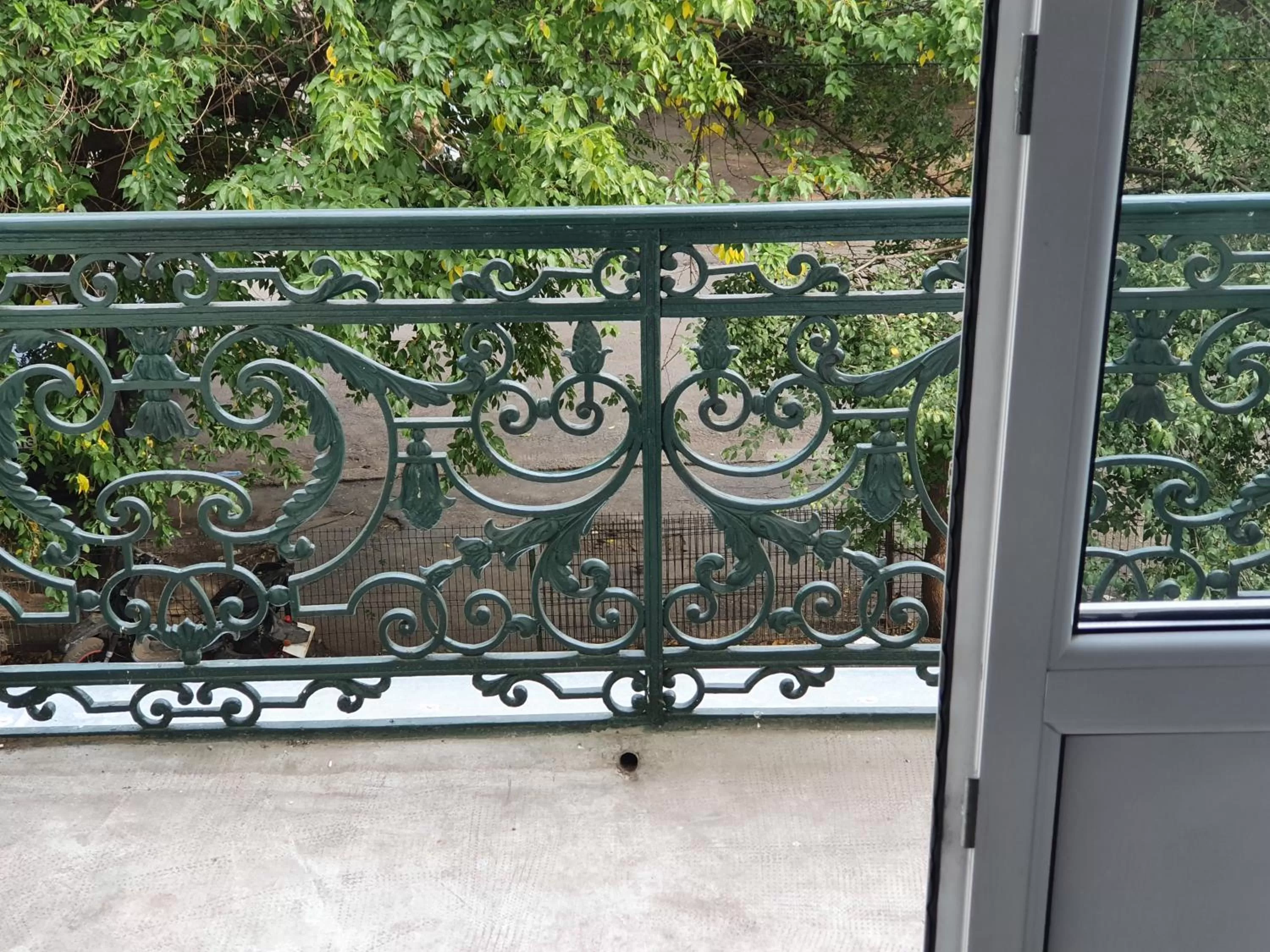 The Floor Piata Unirii