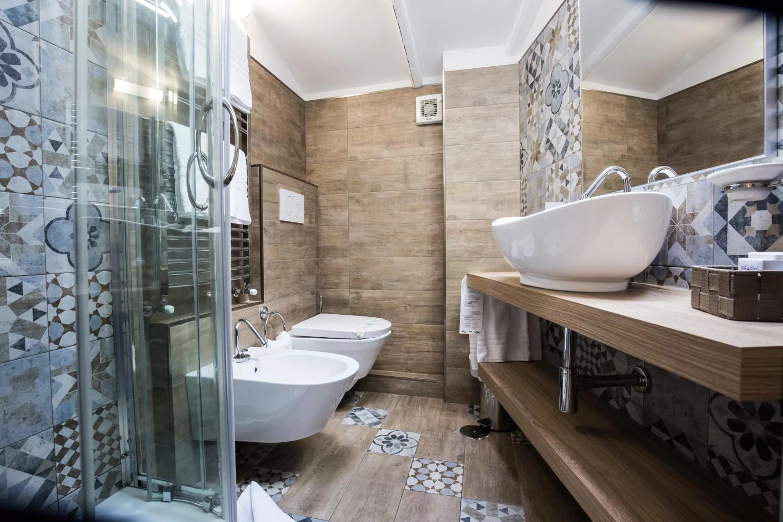 Bathroom in Hotel Fellini a Fontana di Trevi