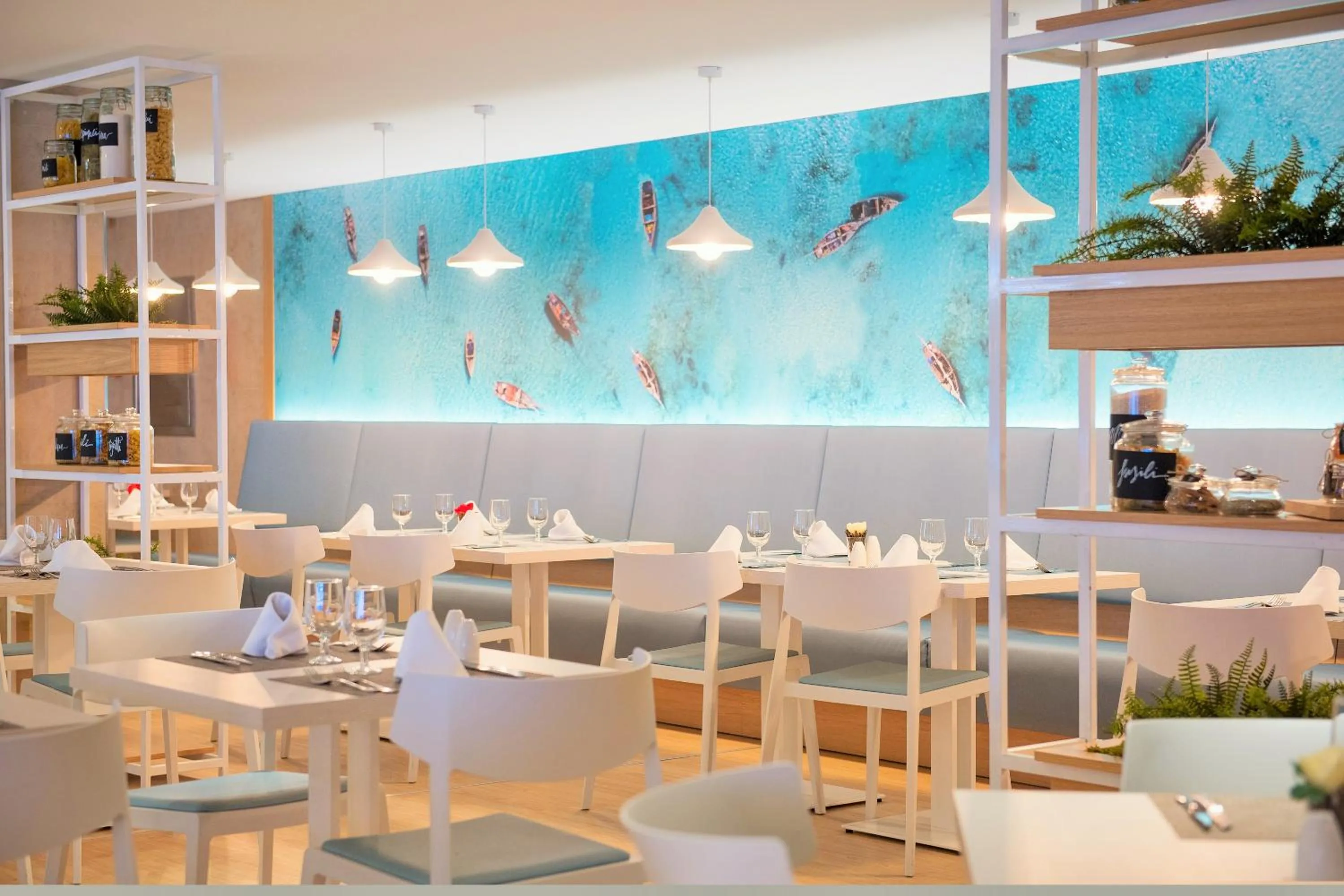 Restaurant/places to eat in Iberostar Waves Playa de Muro