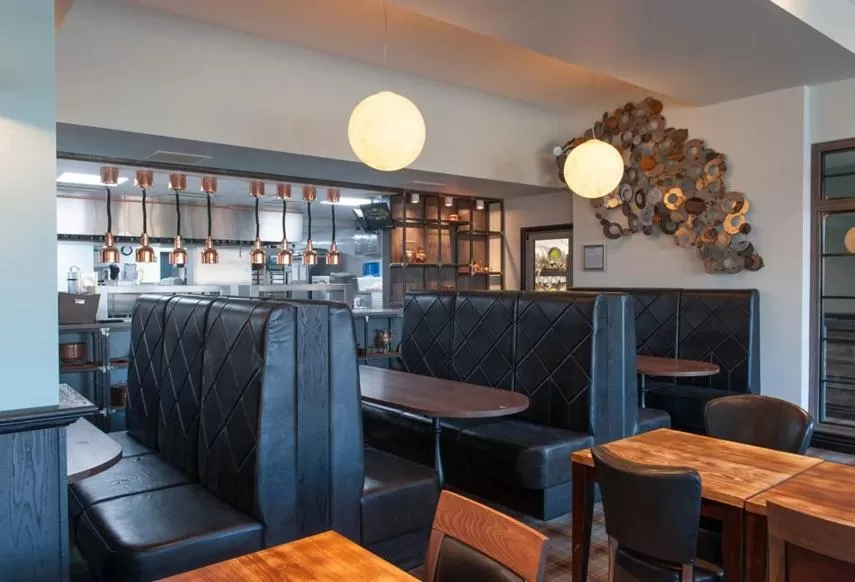 Restaurant/Places to Eat in The Saxon Crown Wetherspoon