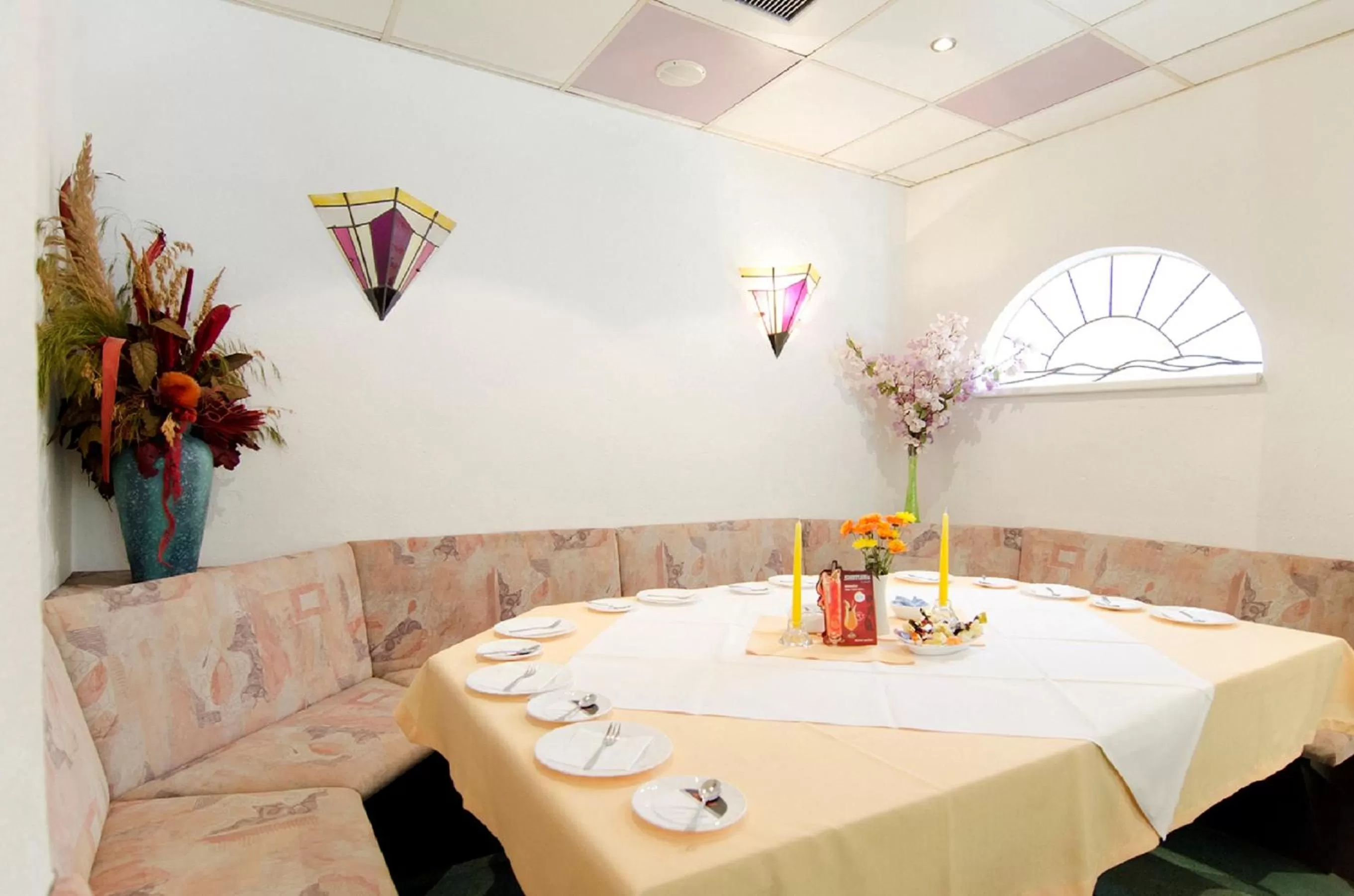 Restaurant/places to eat in Hotel & Restaurant Park Cafe ISA