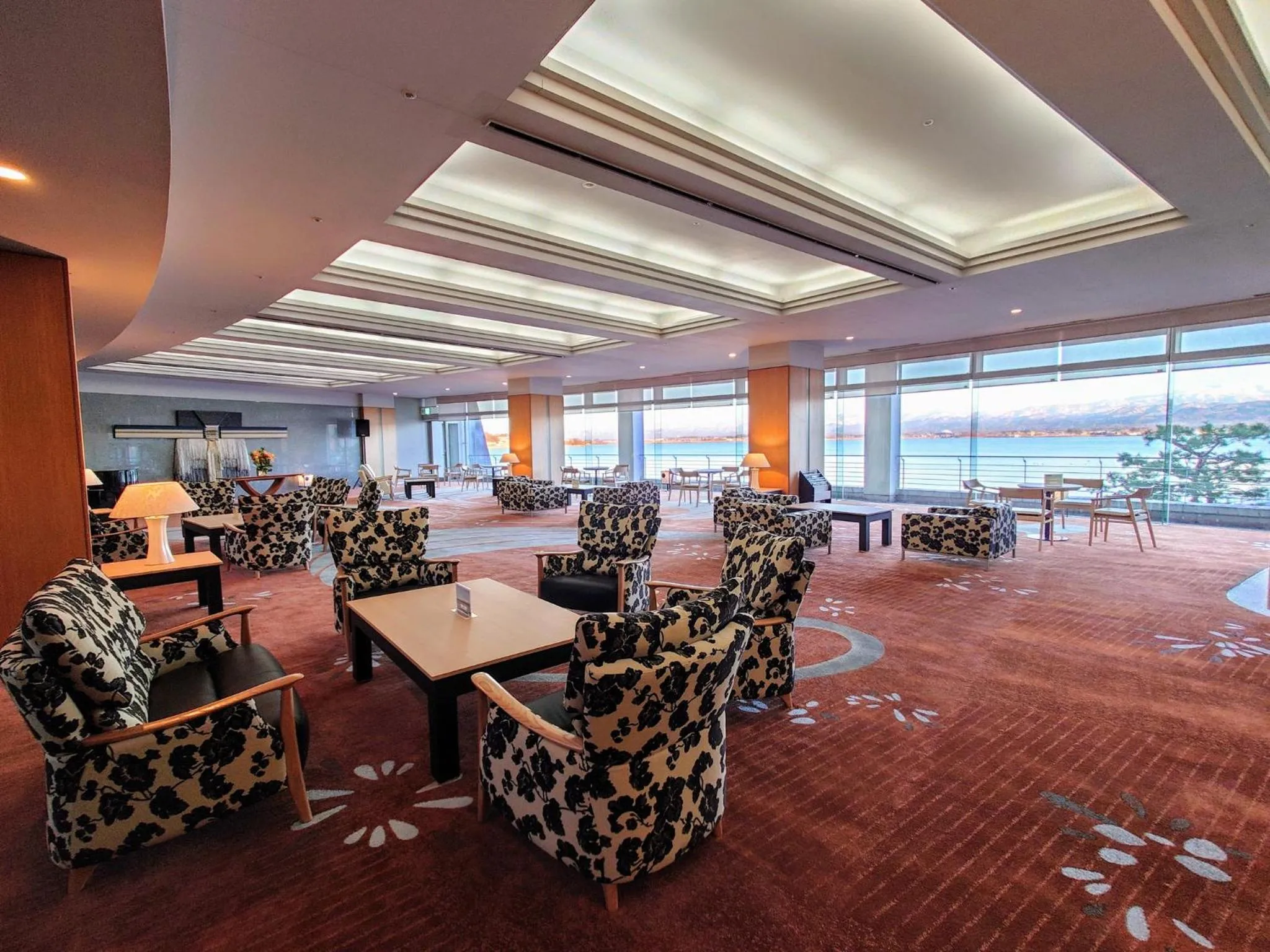 Communal lounge/ TV room in APA Hotel & Resort Kaga Katayamazu Onsen Kasuikyo